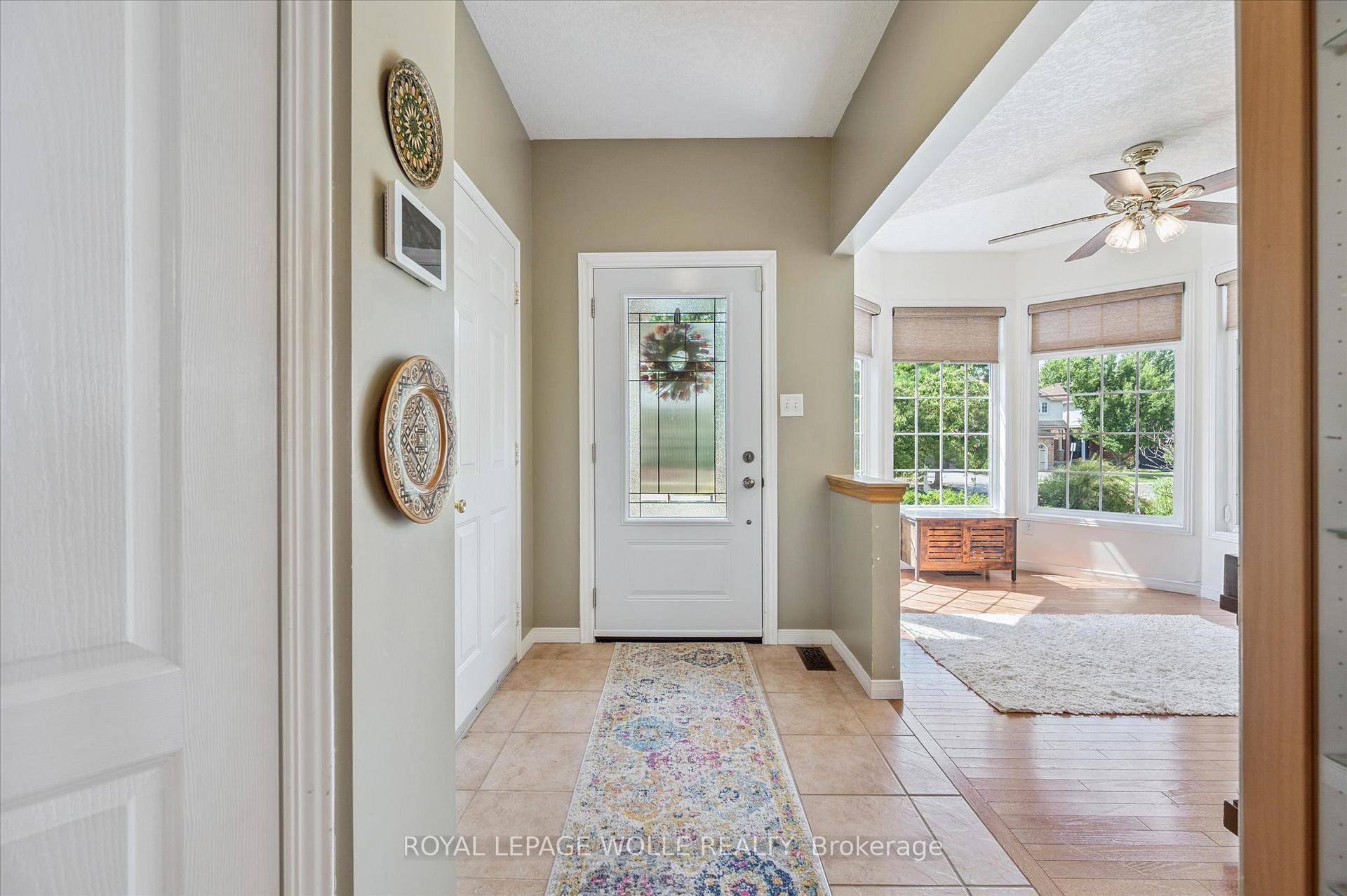 Photo 5 of 576 Windjammer Way, Waterloo — HOMEH