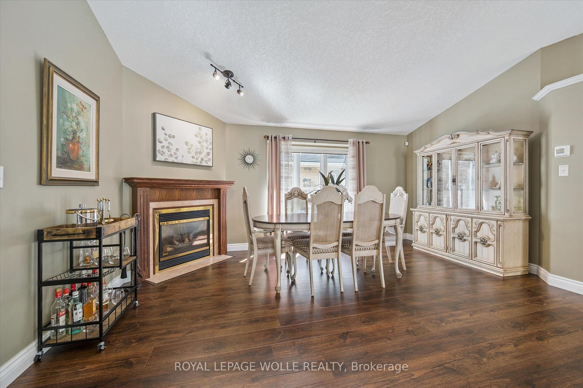 Photo 10 of 576 Windjammer Way, Waterloo — HOMEH