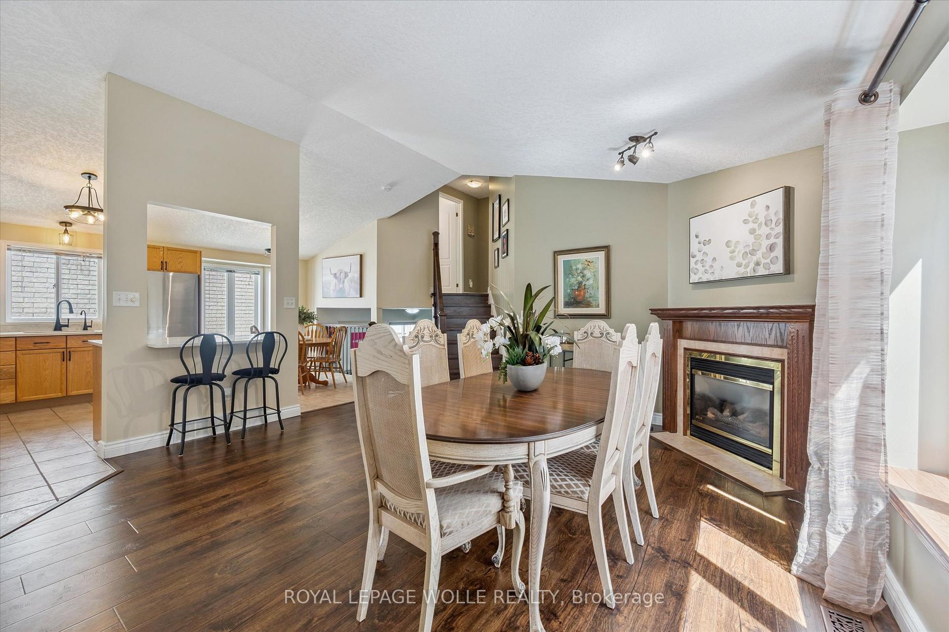 Photo 11 of 576 Windjammer Way, Waterloo — HOMEH