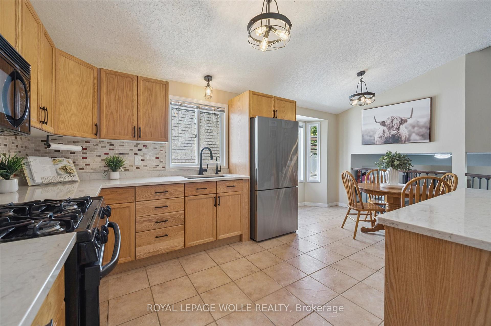 Photo 15 of 576 Windjammer Way, Waterloo — HOMEH