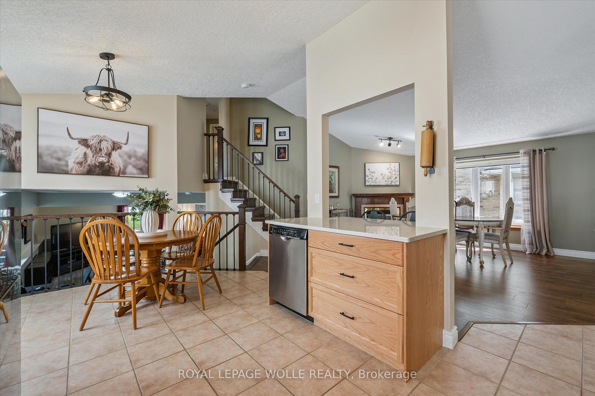 Photo 16 of 576 Windjammer Way, Waterloo — HOMEH