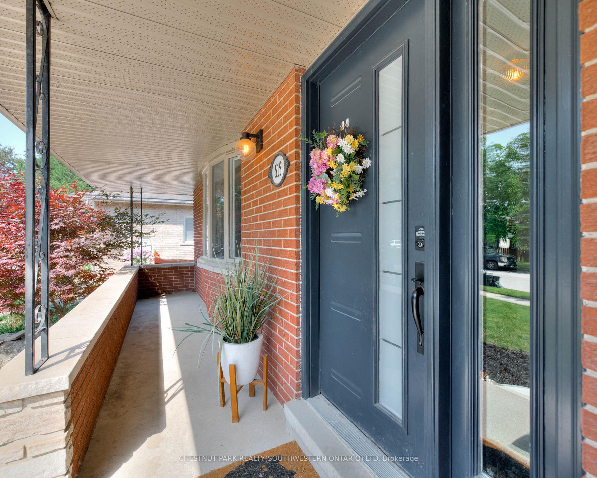 Photo 6 of 515 Twin Oaks Crescent, Waterloo — HOMEH