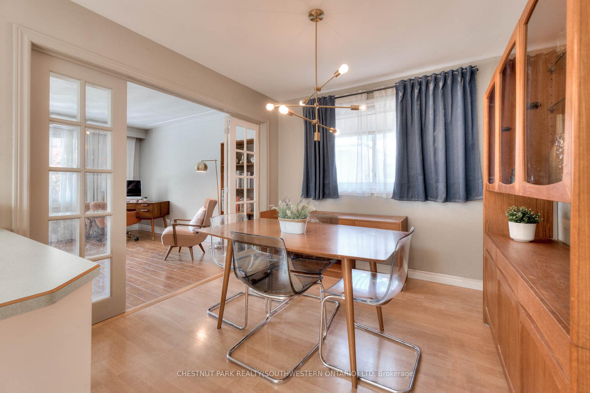 Photo 18 of 515 Twin Oaks Crescent, Waterloo — HOMEH