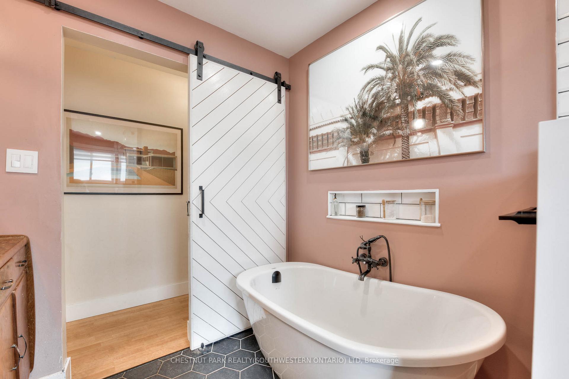 Photo 19 of 515 Twin Oaks Crescent, Waterloo — HOMEH