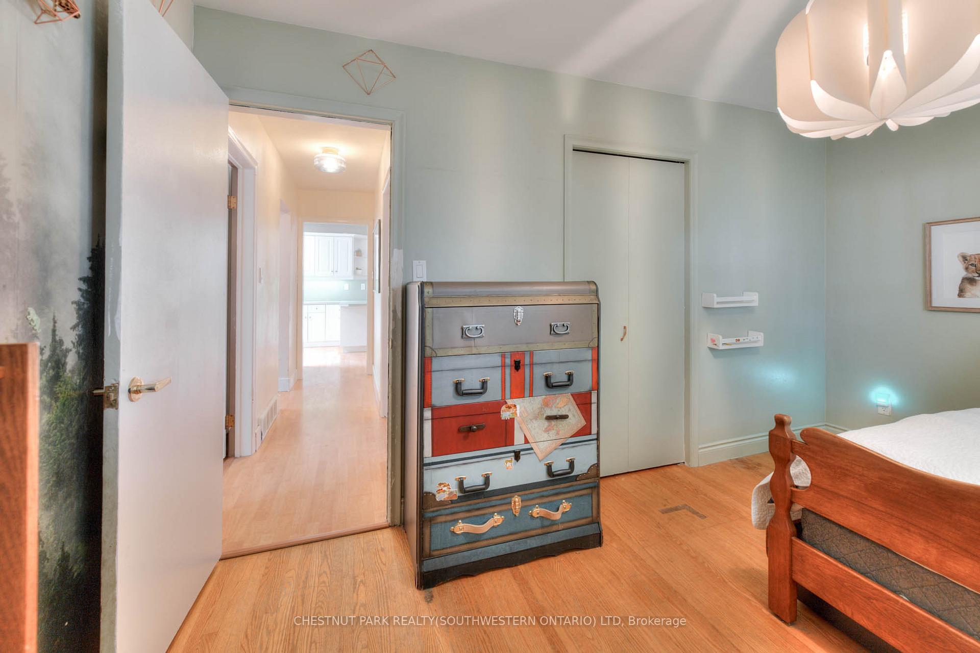 Photo 26 of 515 Twin Oaks Crescent, Waterloo — HOMEH