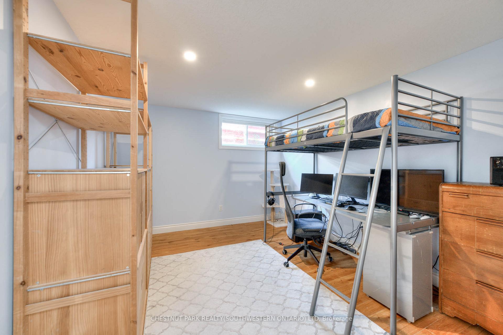Photo 28 of 515 Twin Oaks Crescent, Waterloo — HOMEH