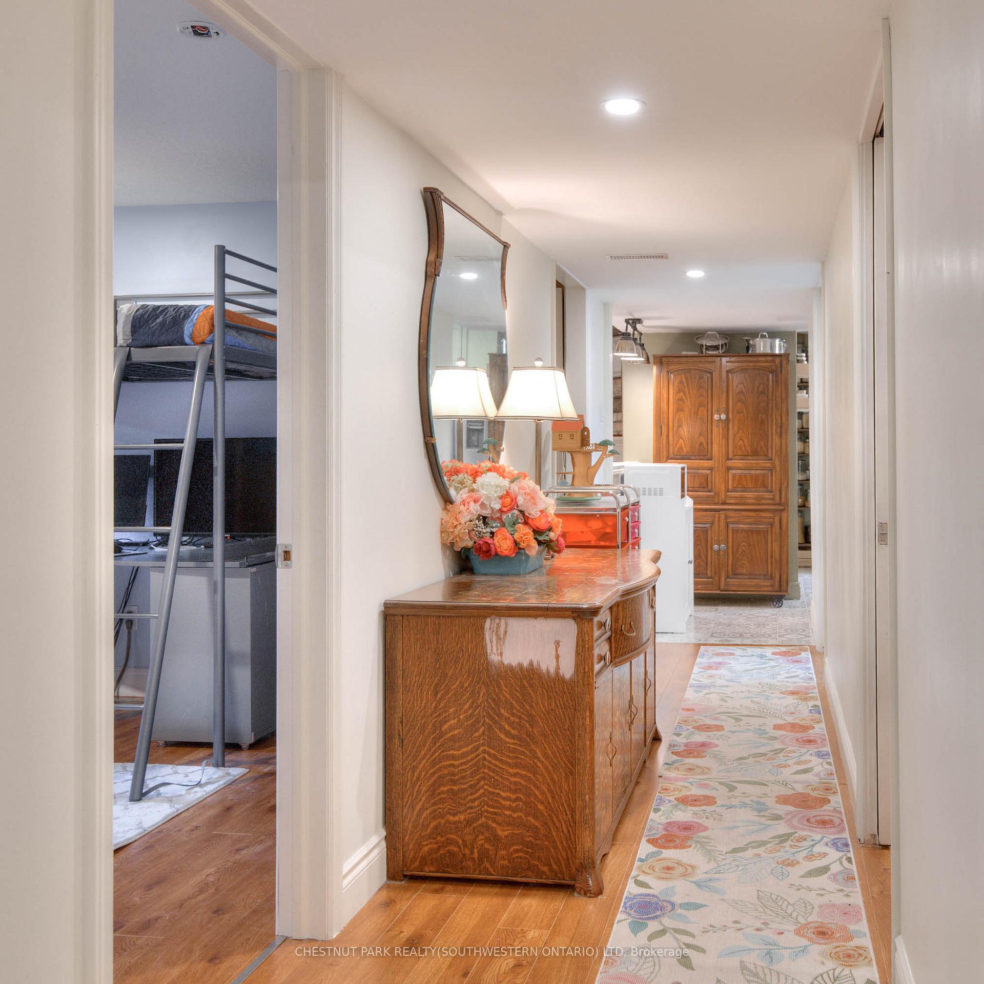 Photo 31 of 515 Twin Oaks Crescent, Waterloo — HOMEH