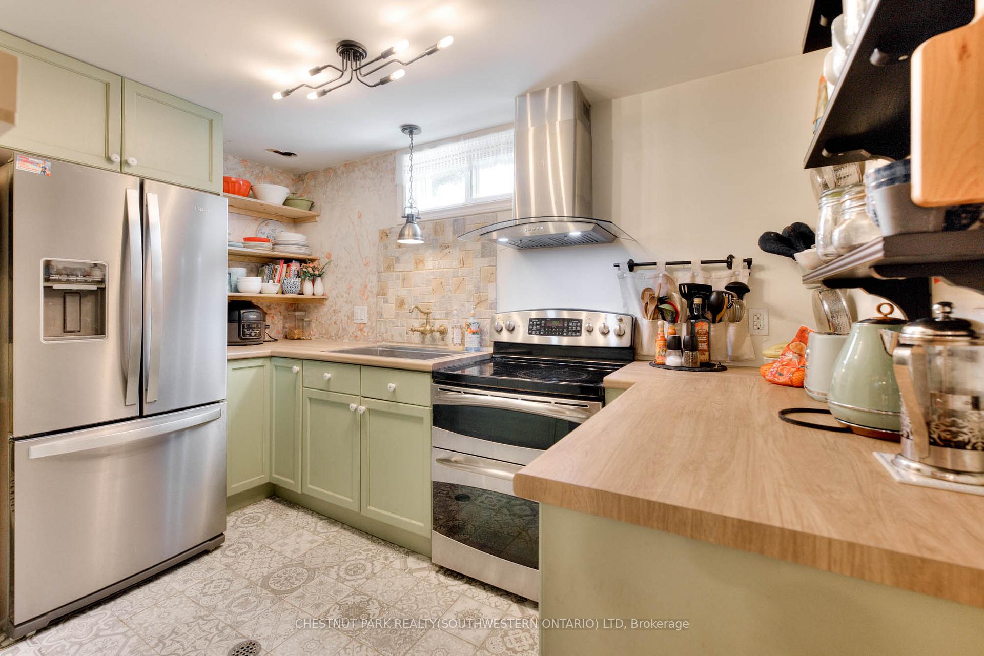 Photo 34 of 515 Twin Oaks Crescent, Waterloo — HOMEH
