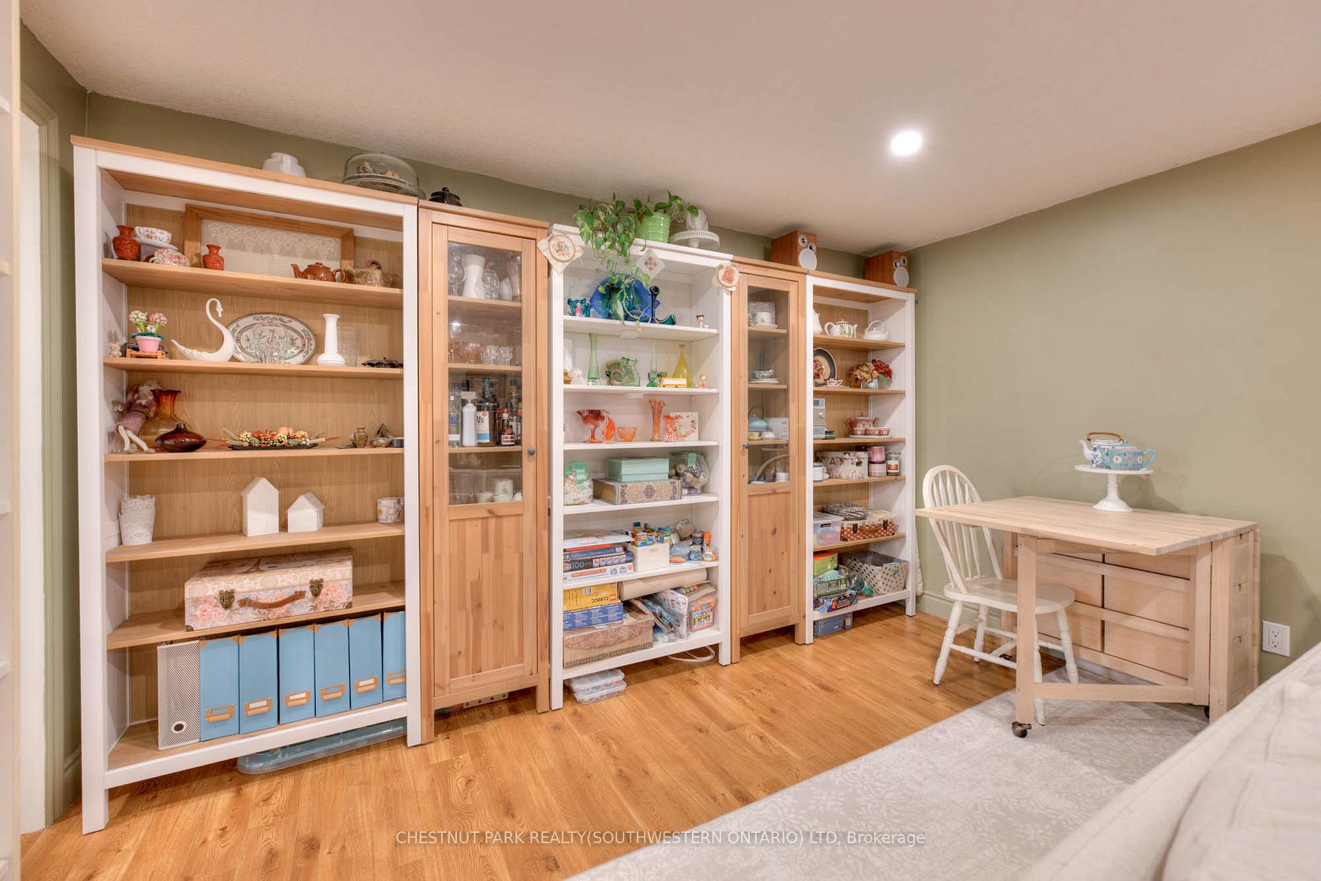 Photo 39 of 515 Twin Oaks Crescent, Waterloo — HOMEH