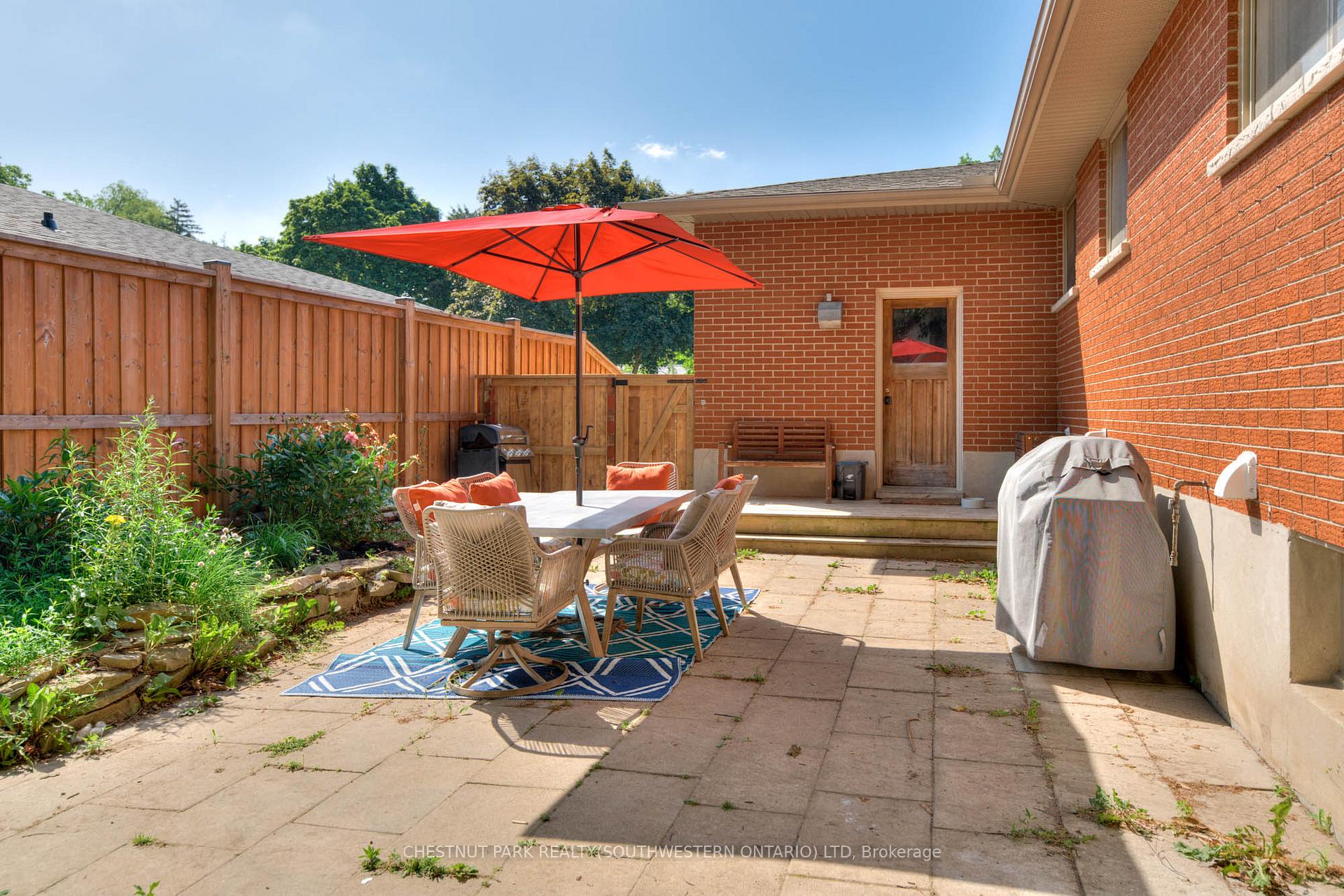 Photo 44 of 515 Twin Oaks Crescent, Waterloo — HOMEH