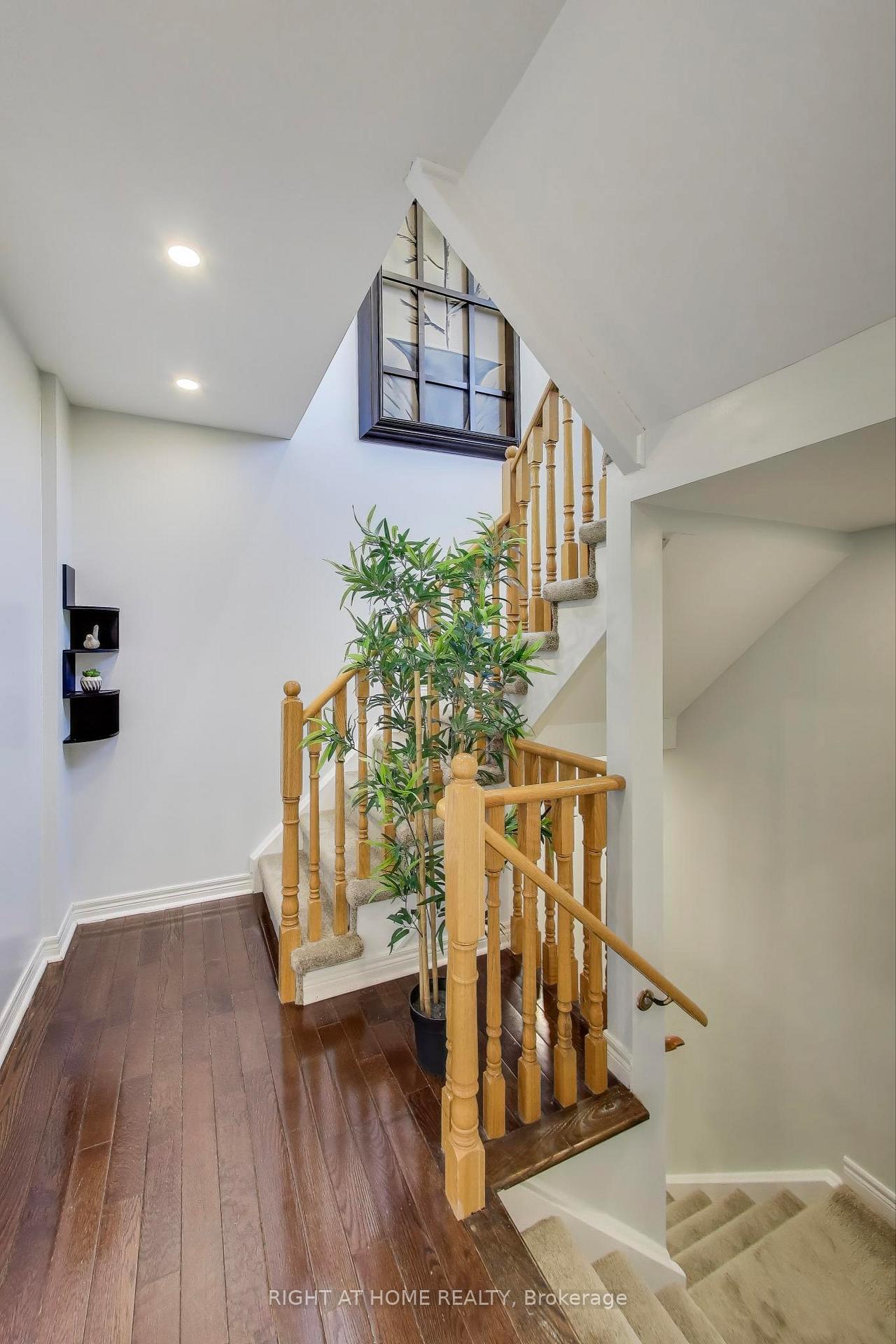 Photo 6 of 27 Hawtin Lane, Aurora, Aurora Grove — HOMEH