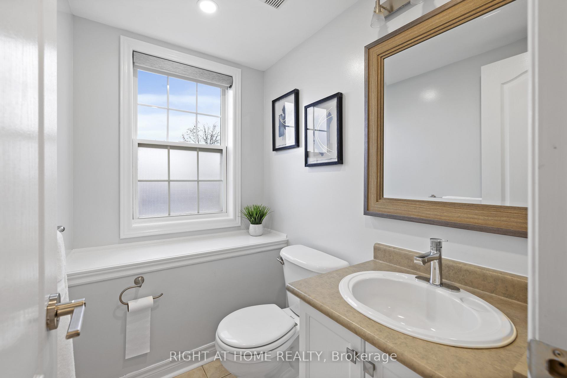 Photo 8 of 27 Hawtin Lane, Aurora, Aurora Grove — HOMEH
