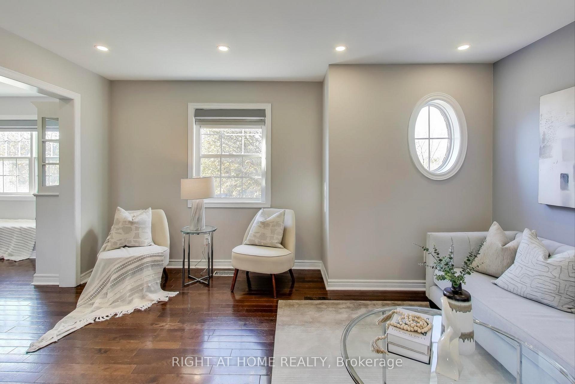 Photo 7 of 27 Hawtin Lane, Aurora, Aurora Grove — HOMEH