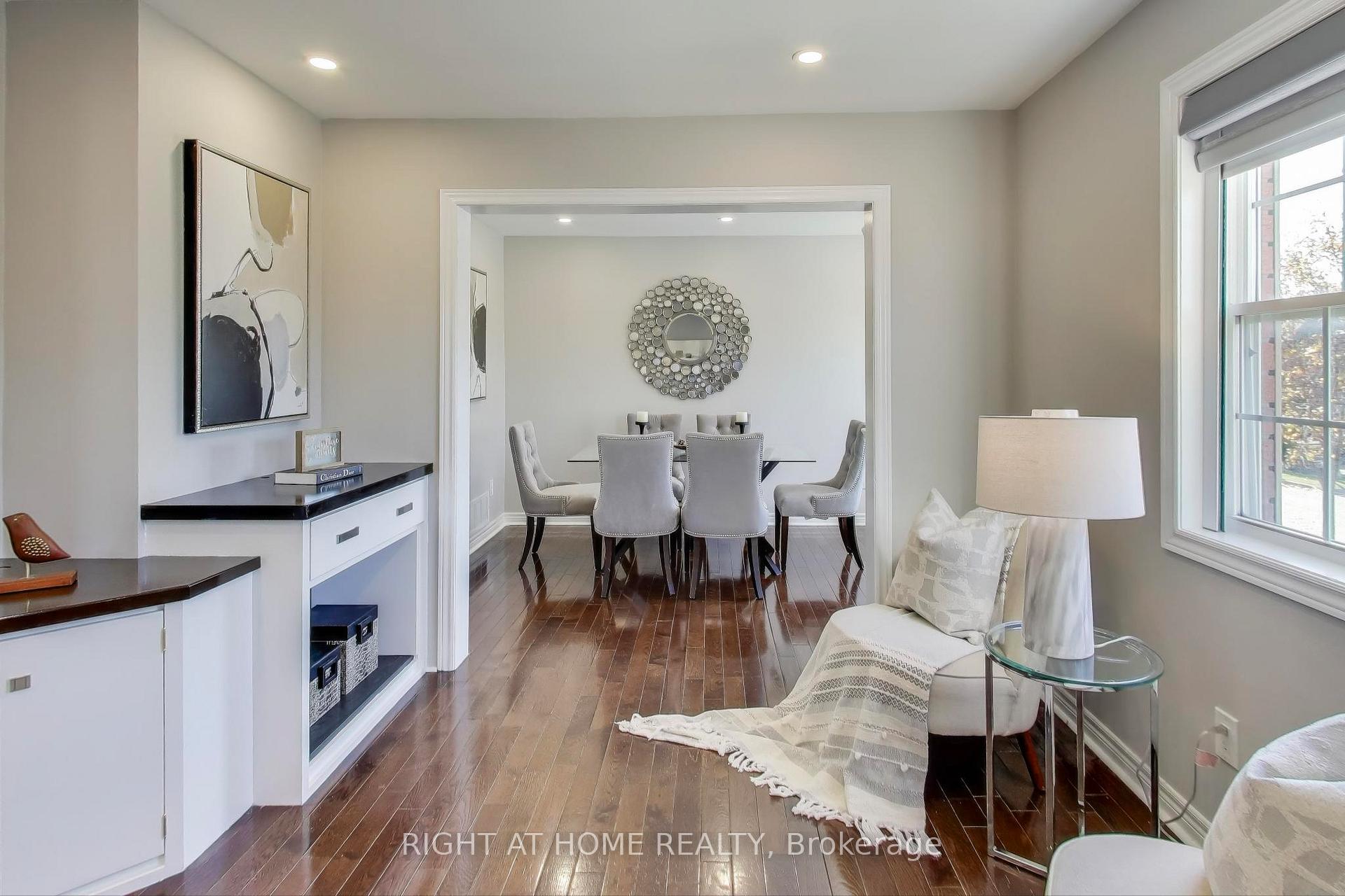 Photo 12 of 27 Hawtin Lane, Aurora, Aurora Grove — HOMEH