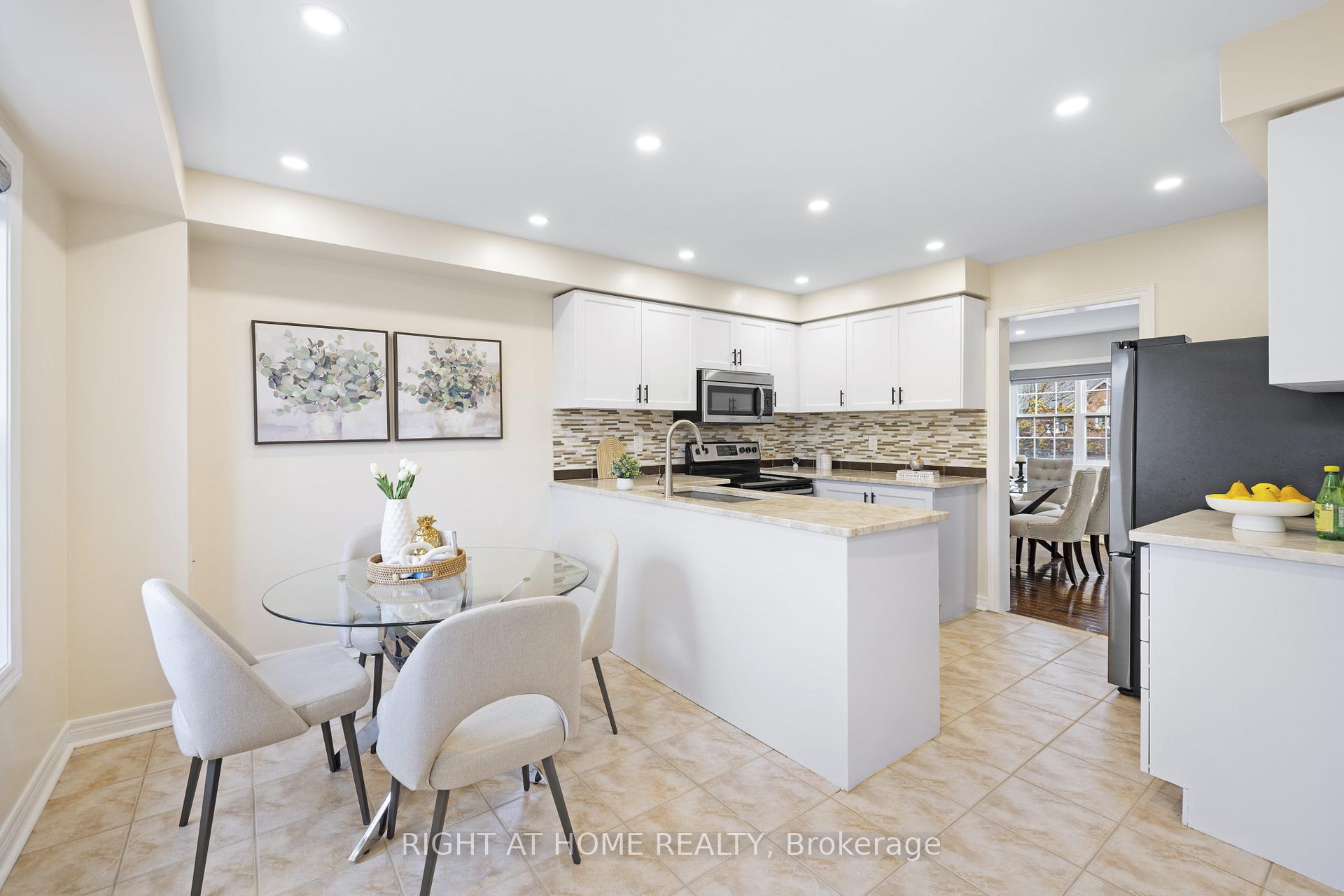 Photo 10 of 27 Hawtin Lane, Aurora, Aurora Grove — HOMEH