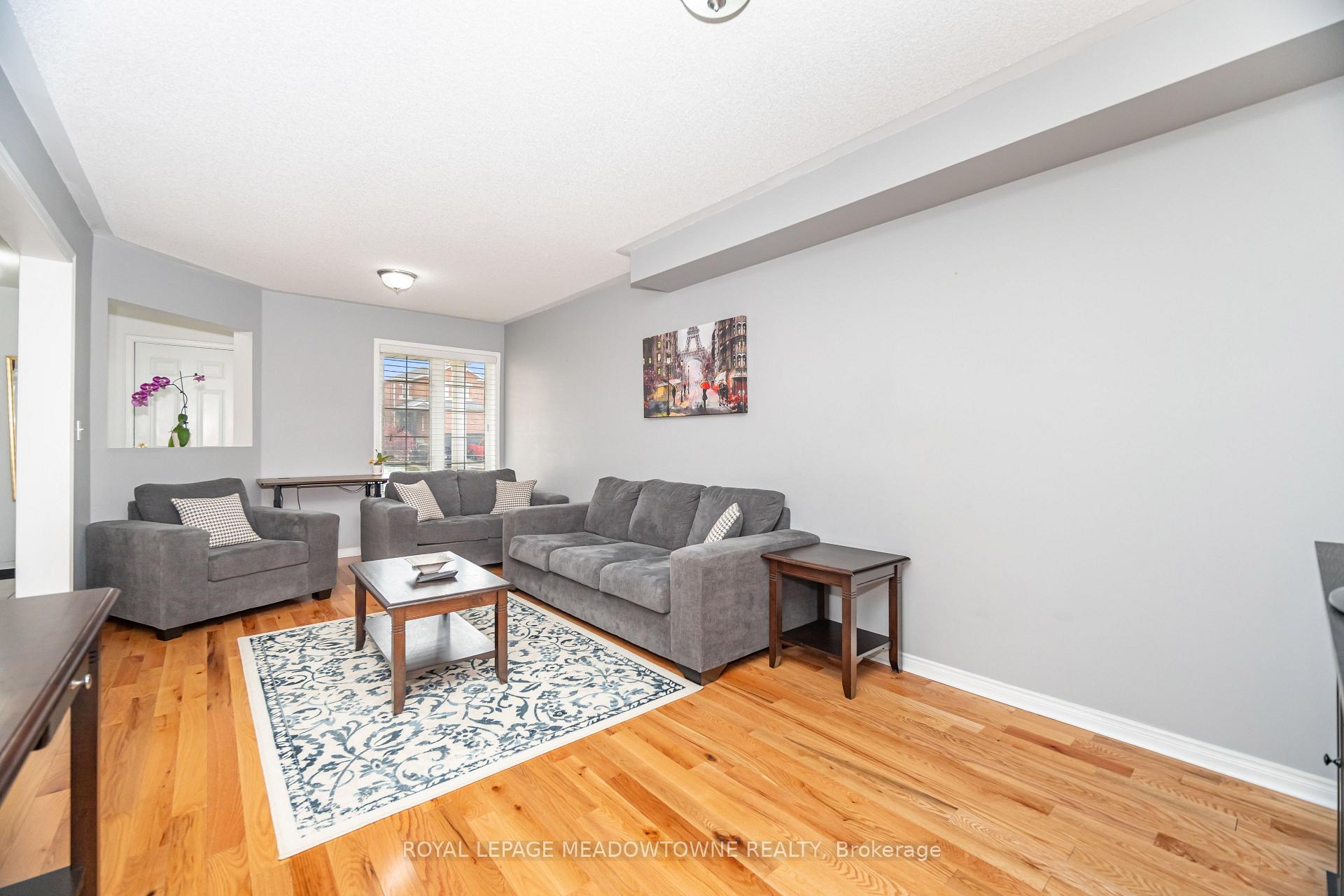 Photo 9 of 28 Condotti Drive, Vaughan, West Woodbridge — HOMEH