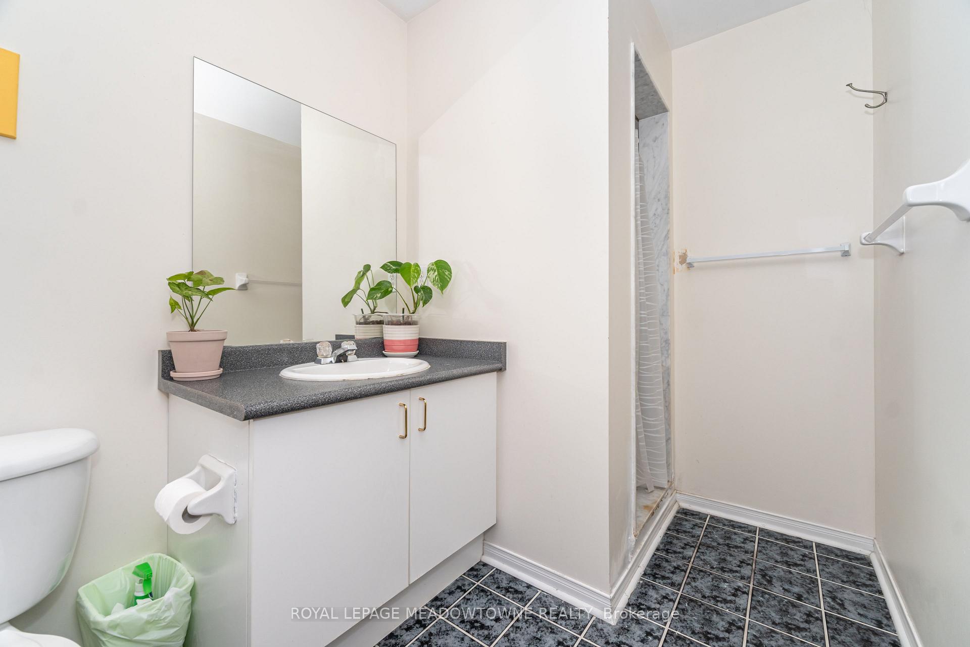 Photo 25 of 28 Condotti Drive, Vaughan, West Woodbridge — HOMEH
