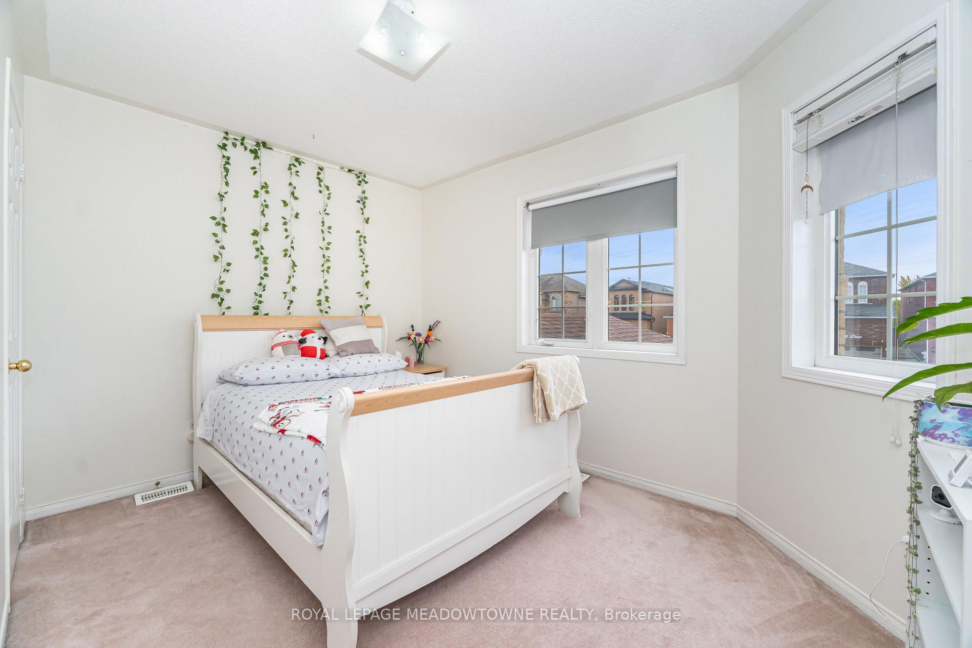 Photo 28 of 28 Condotti Drive, Vaughan, West Woodbridge — HOMEH