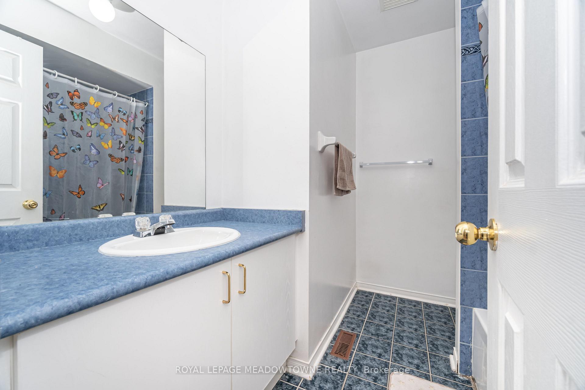 Photo 30 of 28 Condotti Drive, Vaughan, West Woodbridge — HOMEH