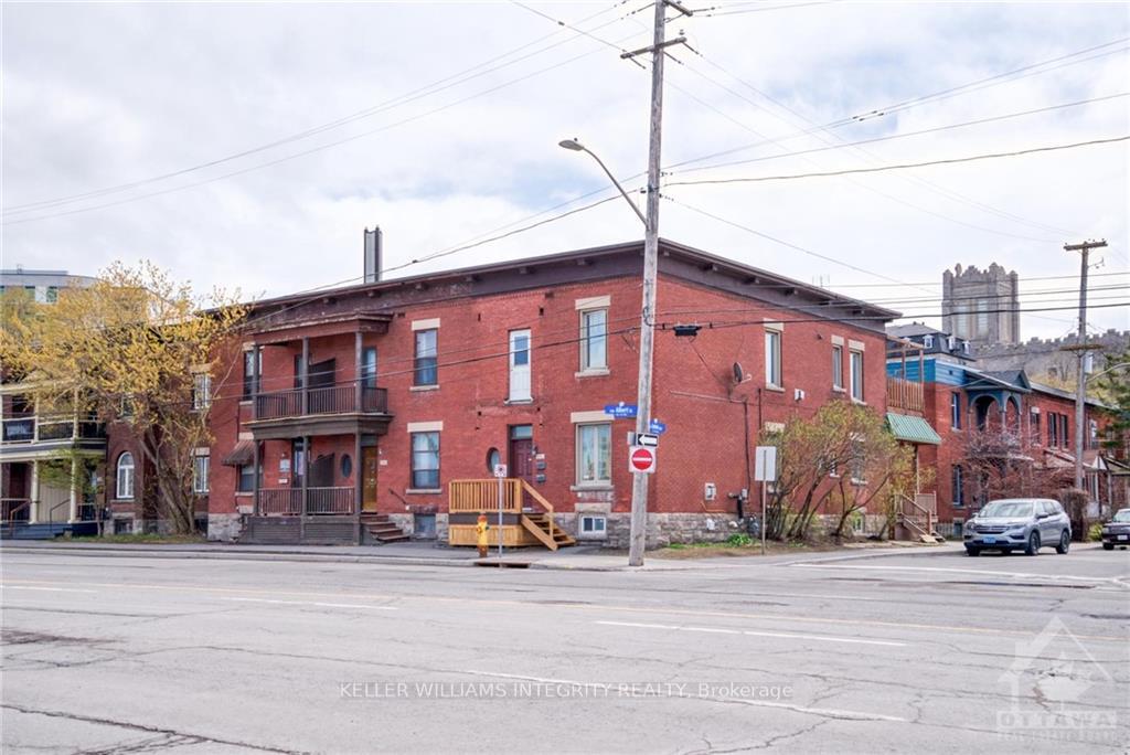 Front of 706 Albert Street