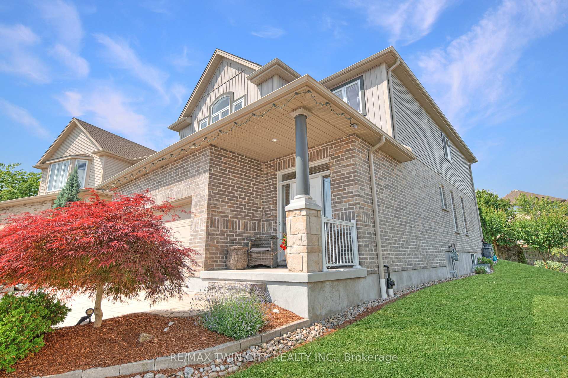Photo 2 of 451 Twinleaf Street, Waterloo — HOMEH