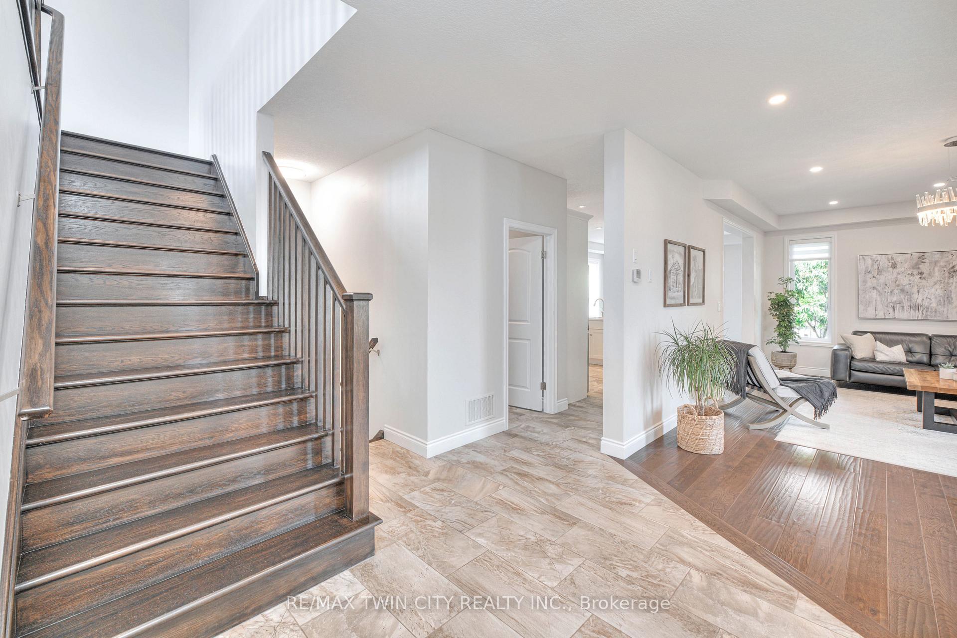 Photo 7 of 451 Twinleaf Street, Waterloo — HOMEH