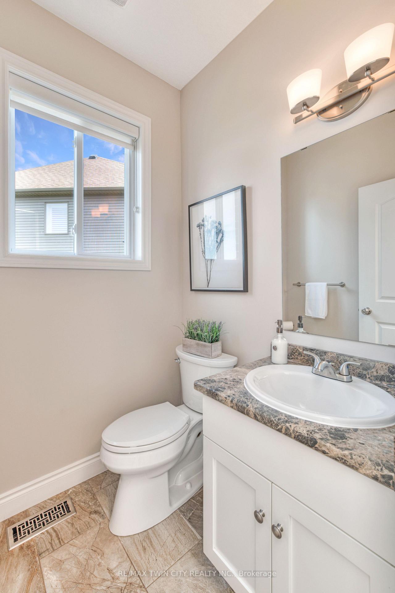 Photo 9 of 451 Twinleaf Street, Waterloo — HOMEH