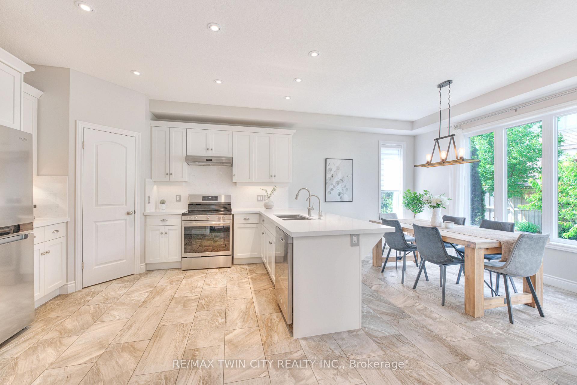 Photo 15 of 451 Twinleaf Street, Waterloo — HOMEH
