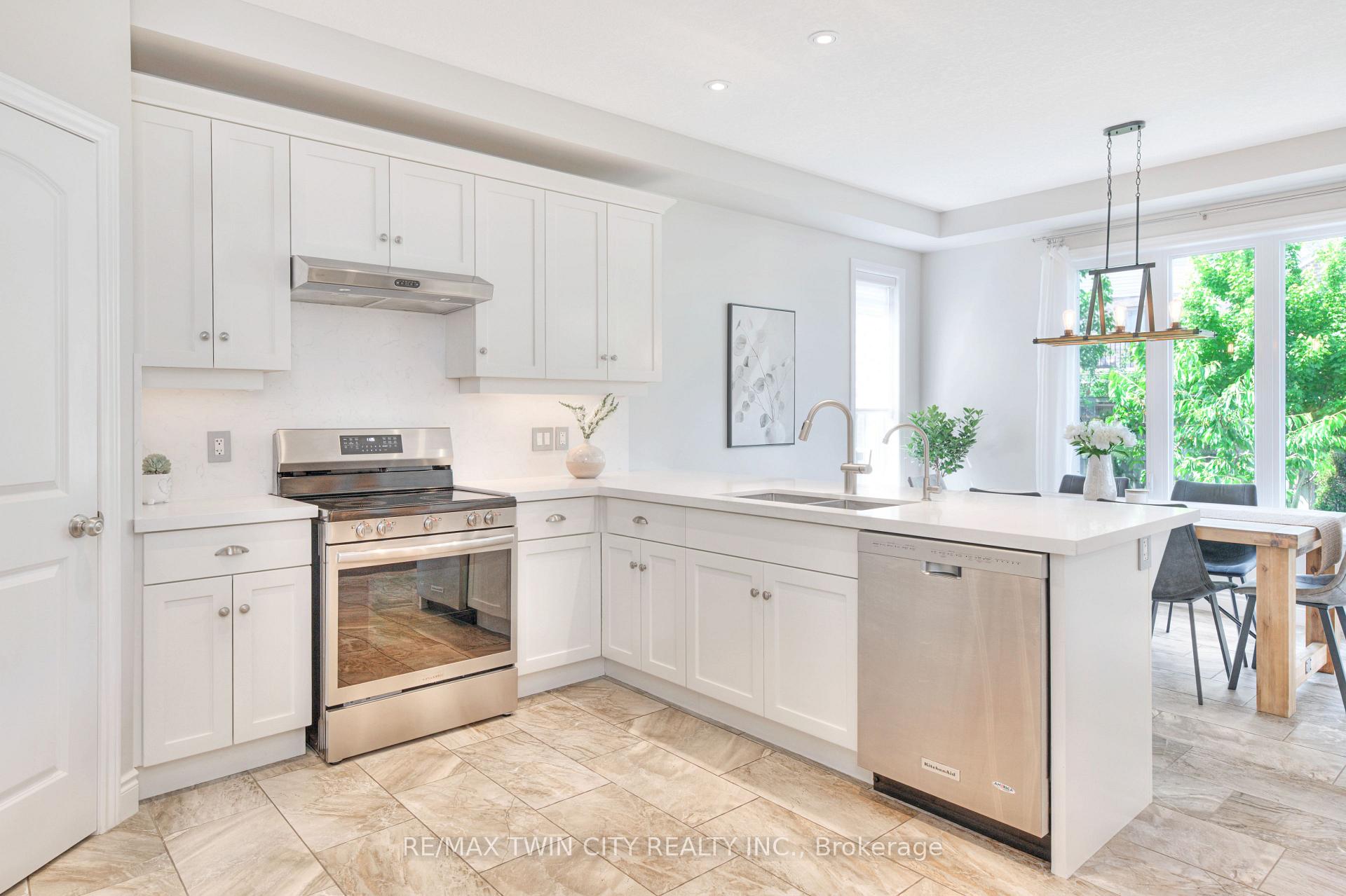 Photo 16 of 451 Twinleaf Street, Waterloo — HOMEH