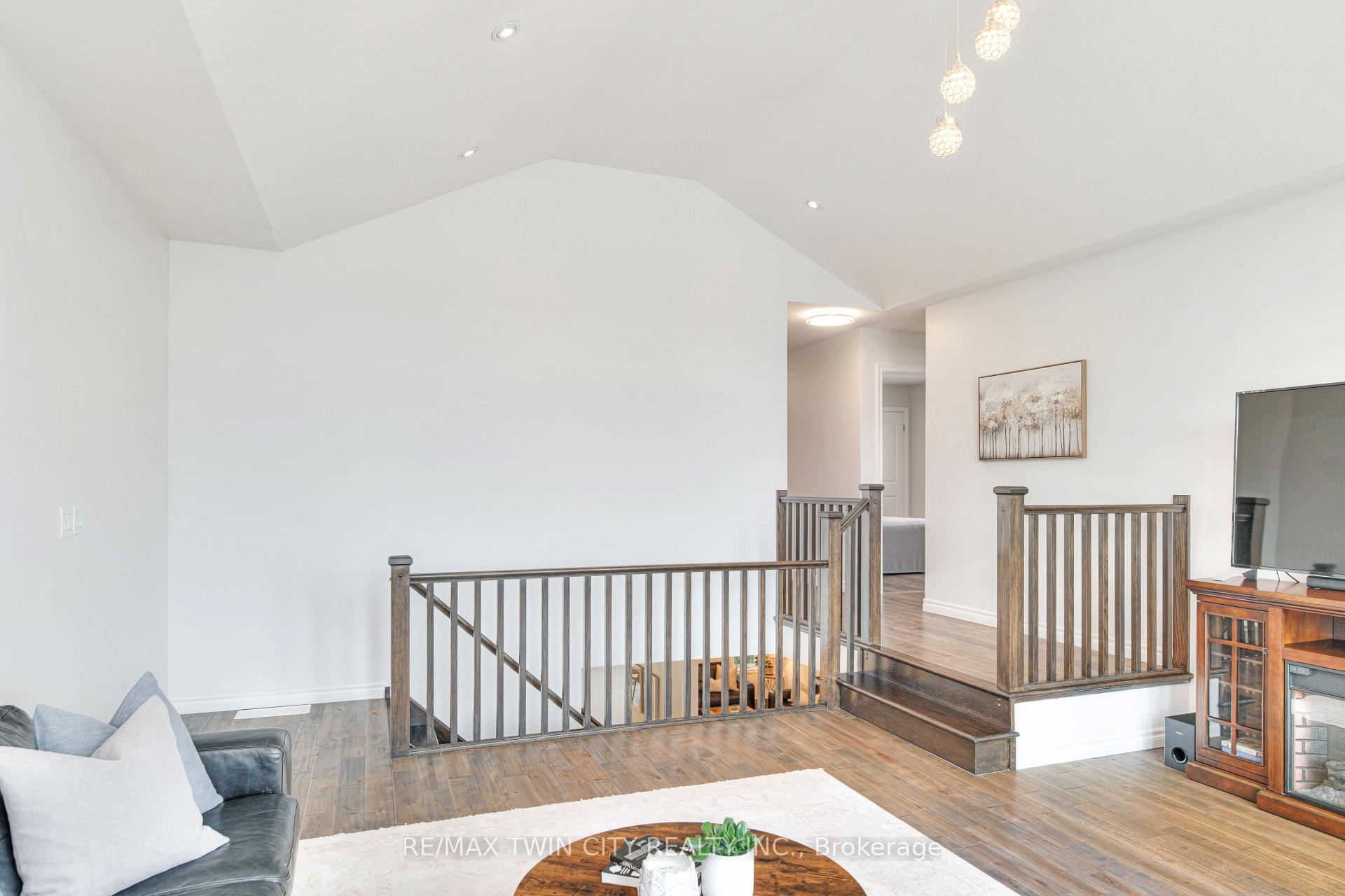 Photo 20 of 451 Twinleaf Street, Waterloo — HOMEH