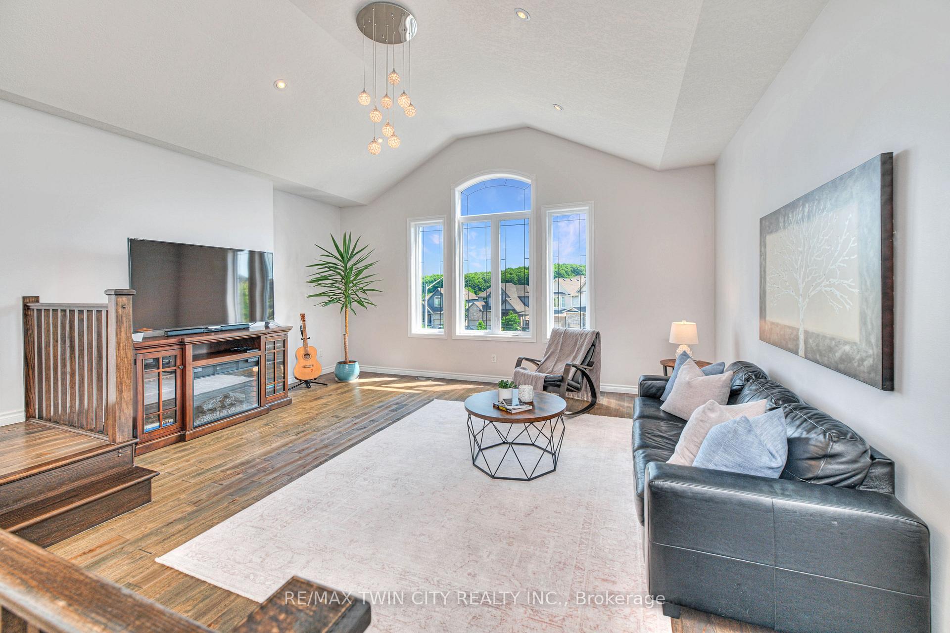 Photo 23 of 451 Twinleaf Street, Waterloo — HOMEH