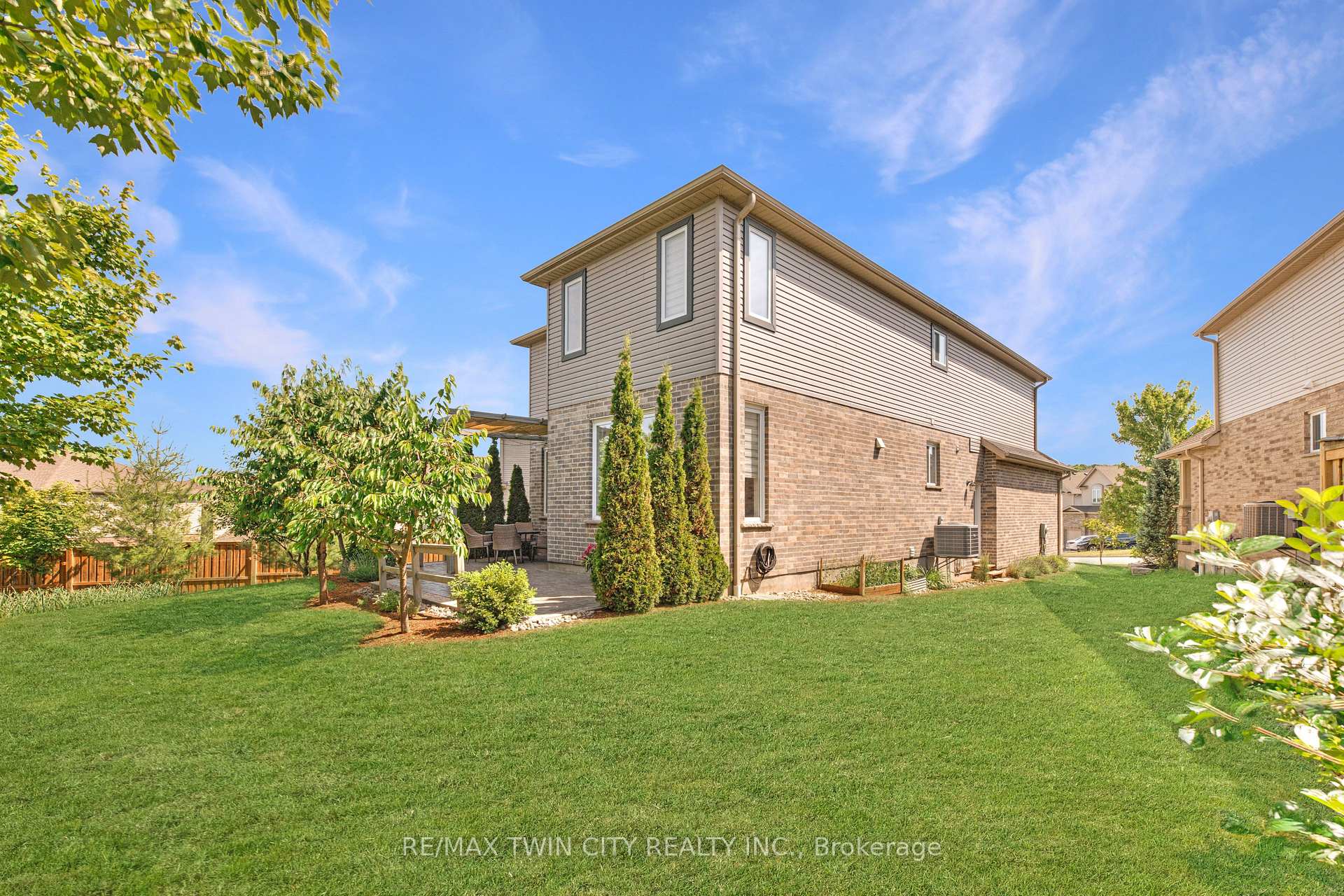 Photo 42 of 451 Twinleaf Street, Waterloo — HOMEH