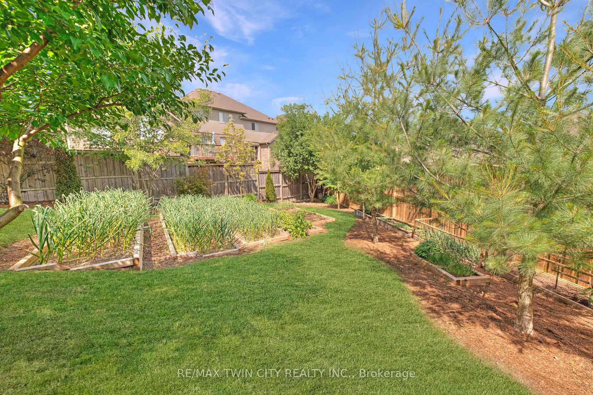Photo 46 of 451 Twinleaf Street, Waterloo — HOMEH