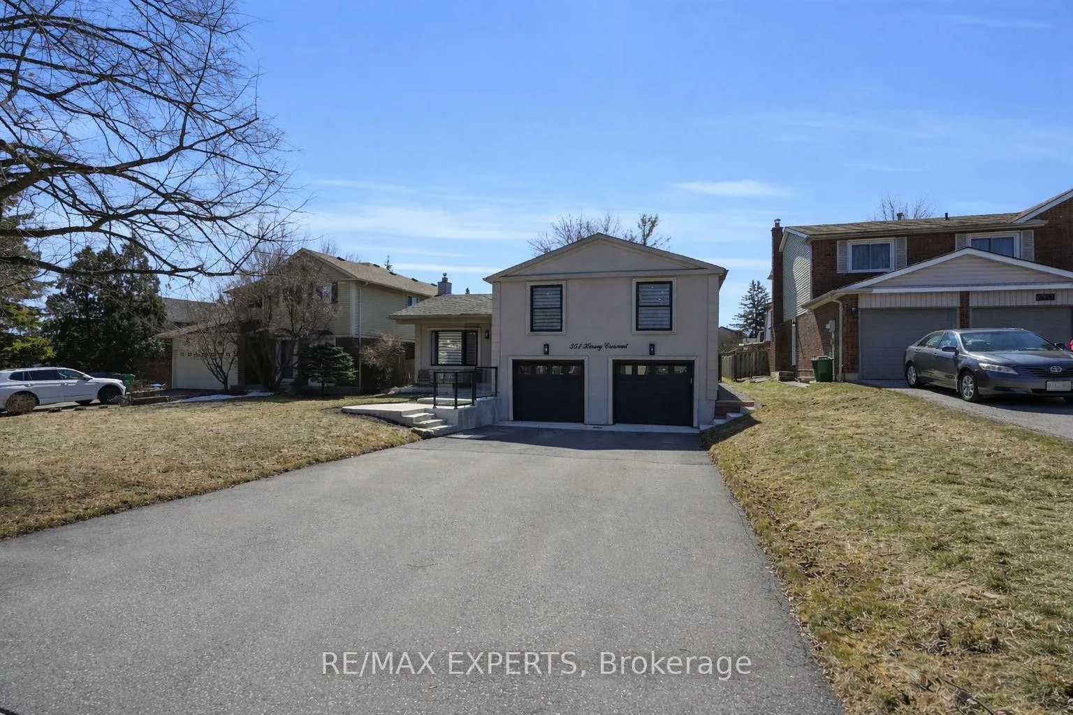 Photo 2 of 351 Hersey Crescent, Caledon, Bolton North — HOMEH