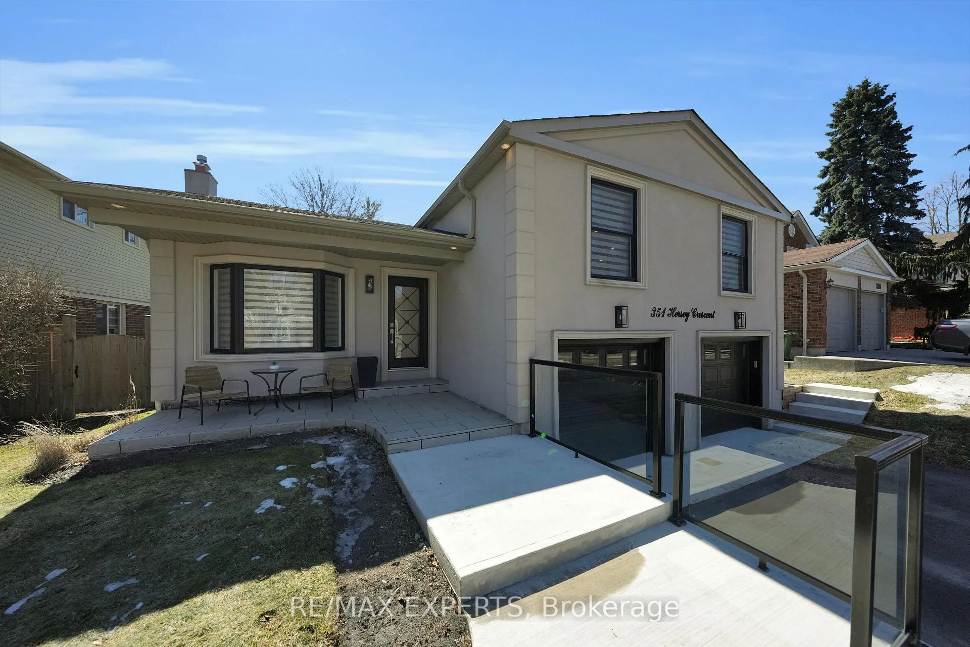Photo 3 of 351 Hersey Crescent, Caledon, Bolton North — HOMEH