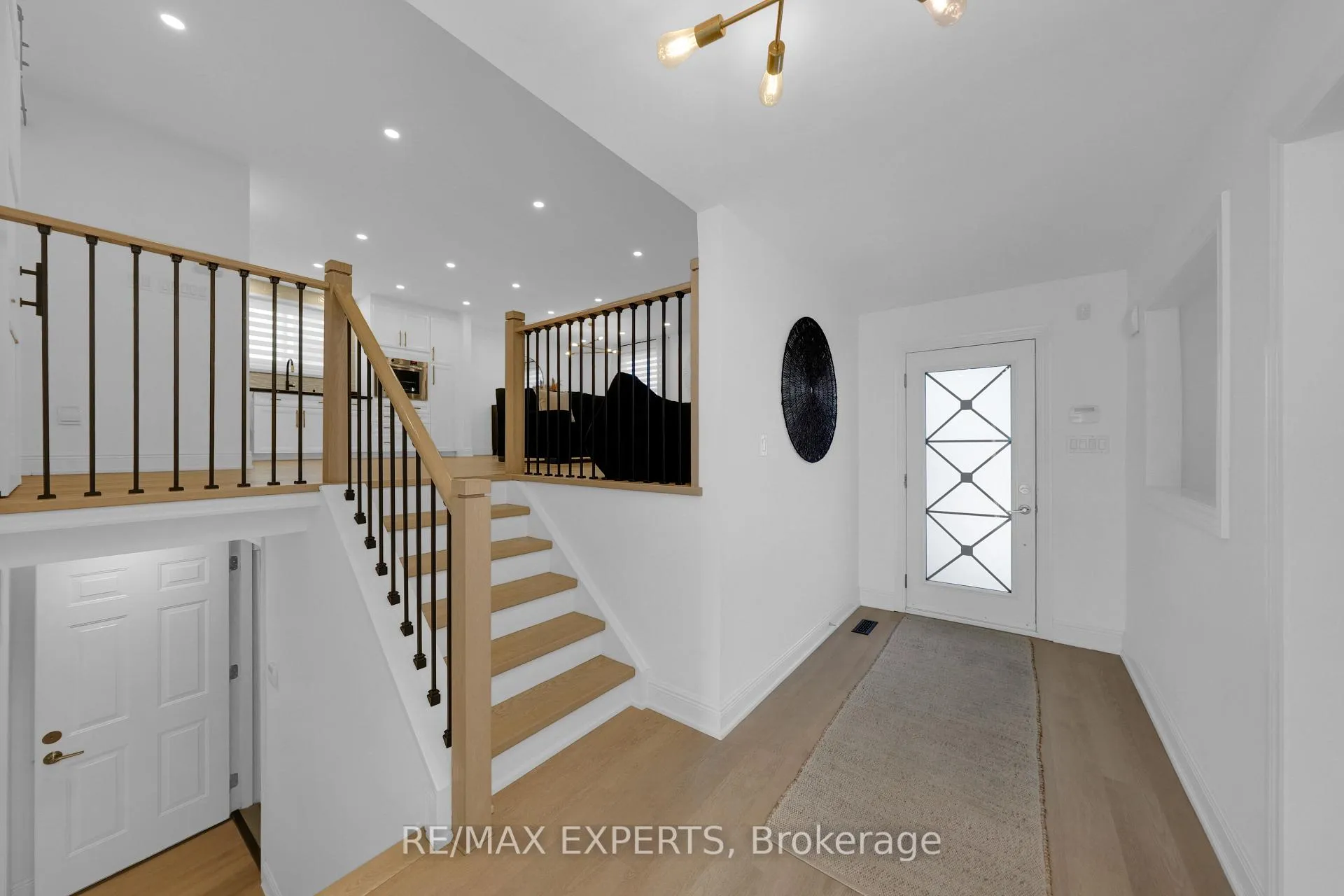 Photo 4 of 351 Hersey Crescent, Caledon, Bolton North — HOMEH
