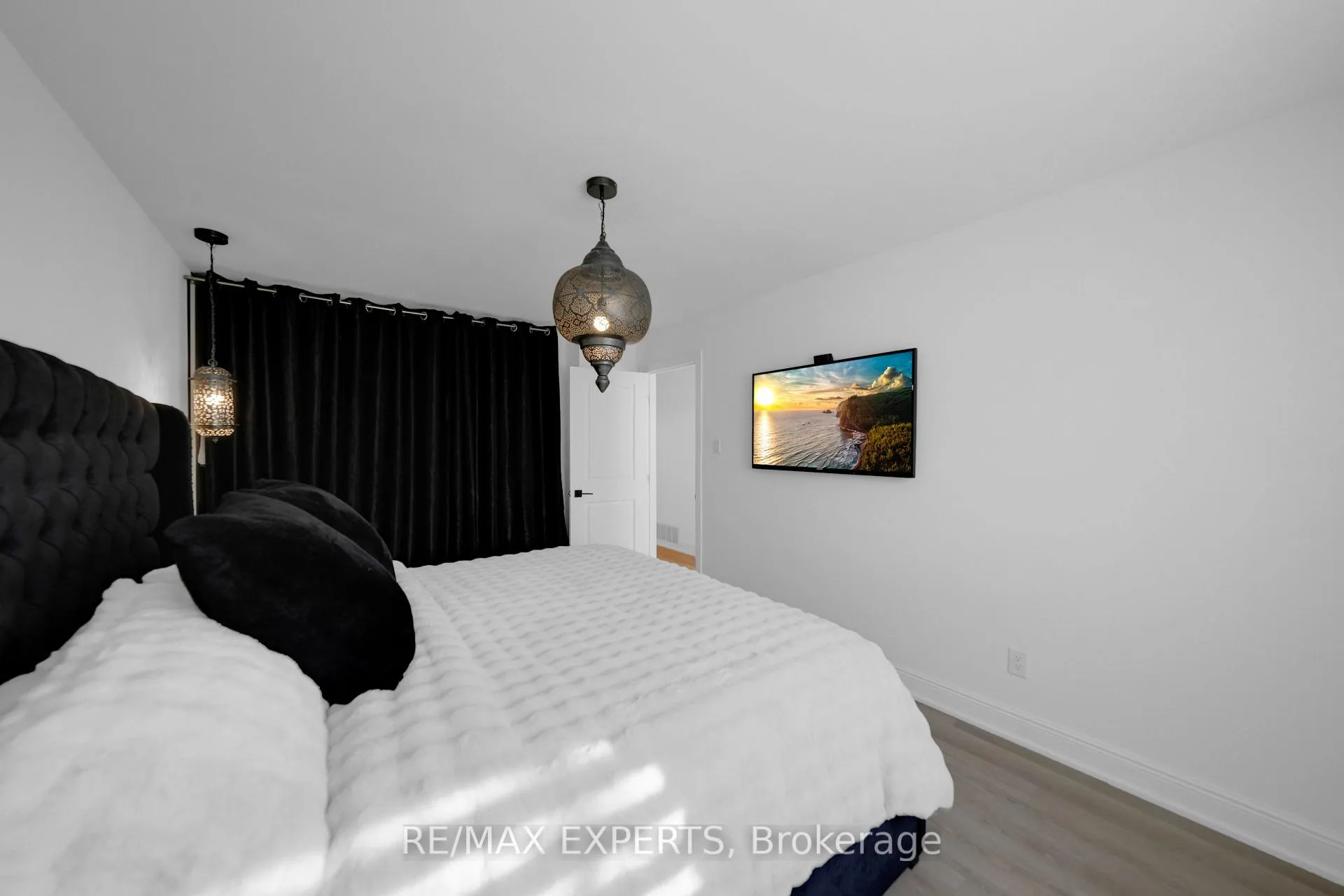 Photo 17 of 351 Hersey Crescent, Caledon, Bolton North — HOMEH