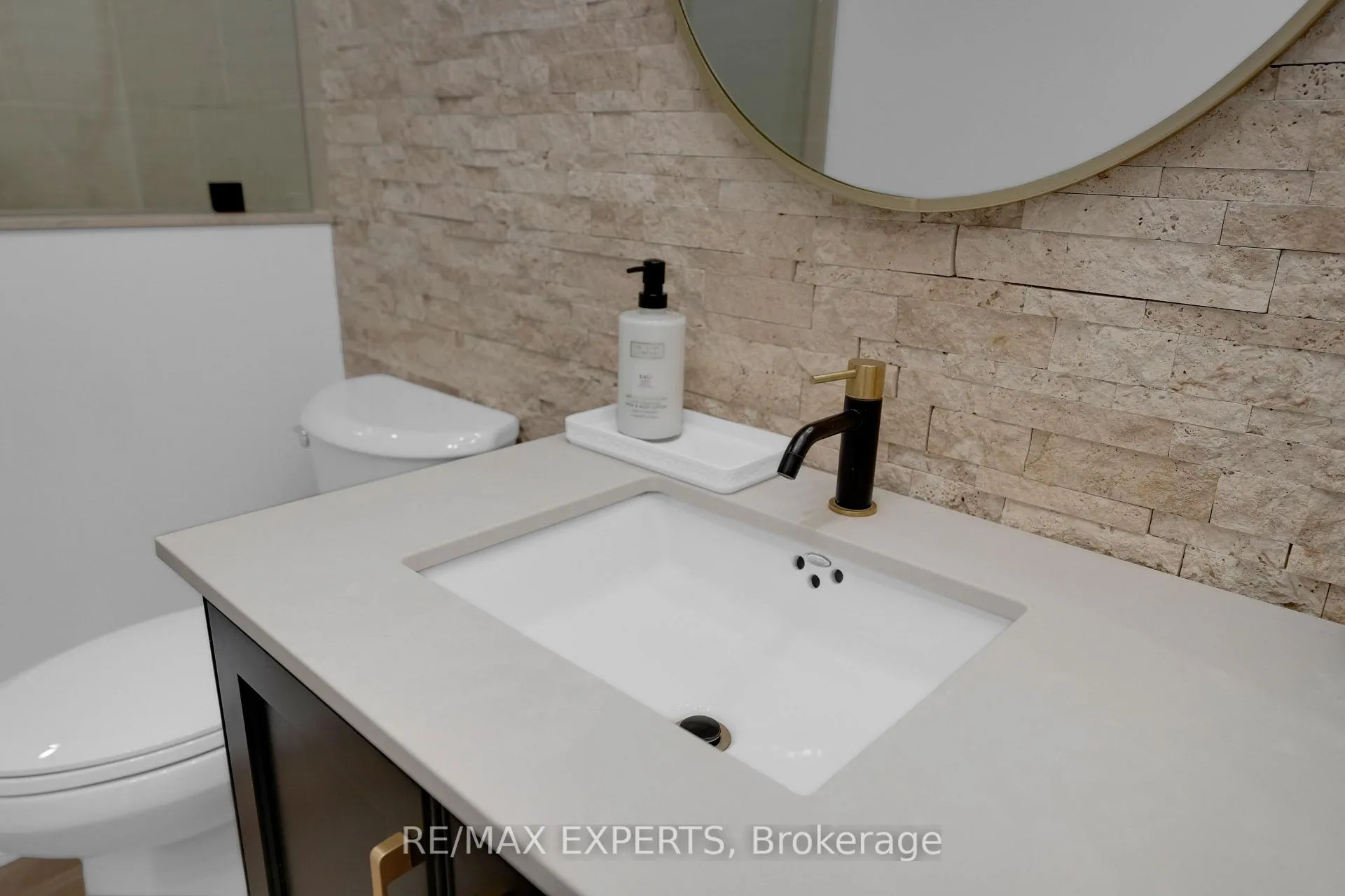 Photo 18 of 351 Hersey Crescent, Caledon, Bolton North — HOMEH
