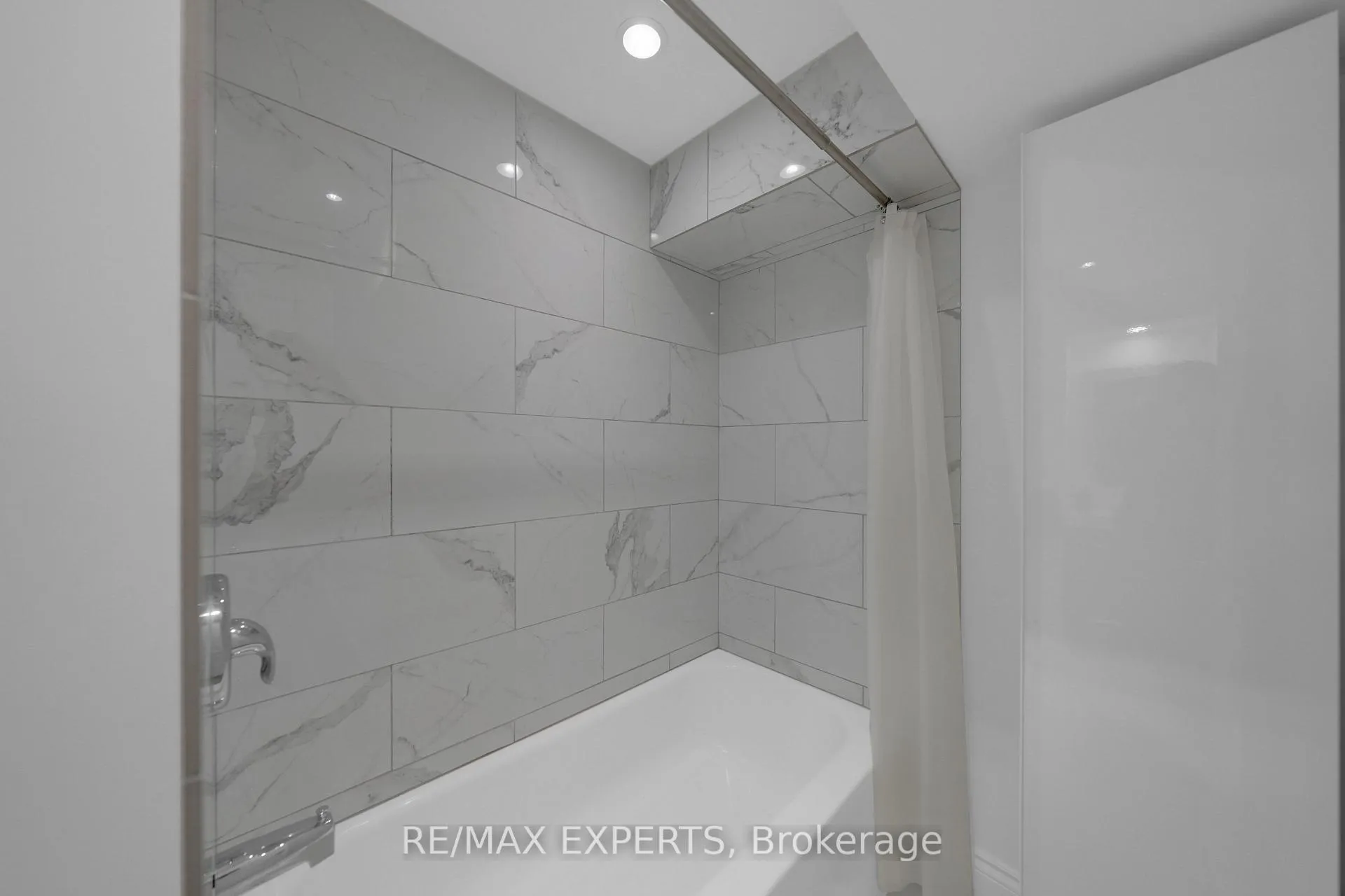 Photo 38 of 351 Hersey Crescent, Caledon, Bolton North — HOMEH