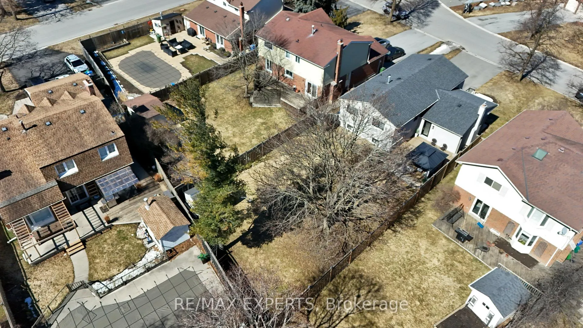 Photo 47 of 351 Hersey Crescent, Caledon, Bolton North — HOMEH