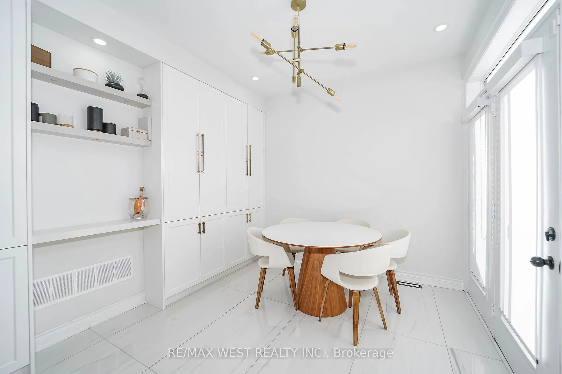 Photo 8 of 61 Bellefond Street, Vaughan, Kleinburg — HOMEH