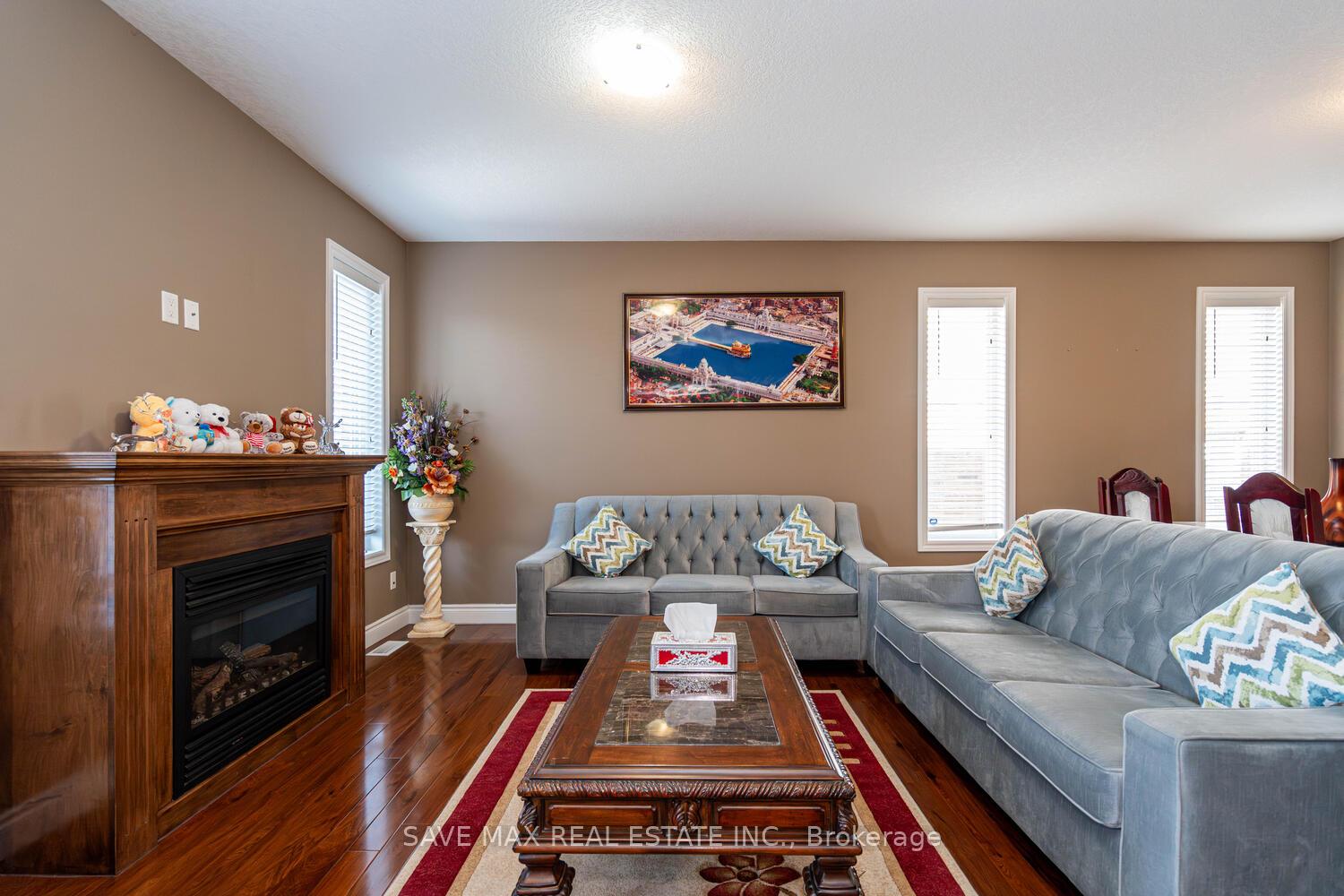 Photo 6 of 315 Thornhill Place, Waterloo — HOMEH