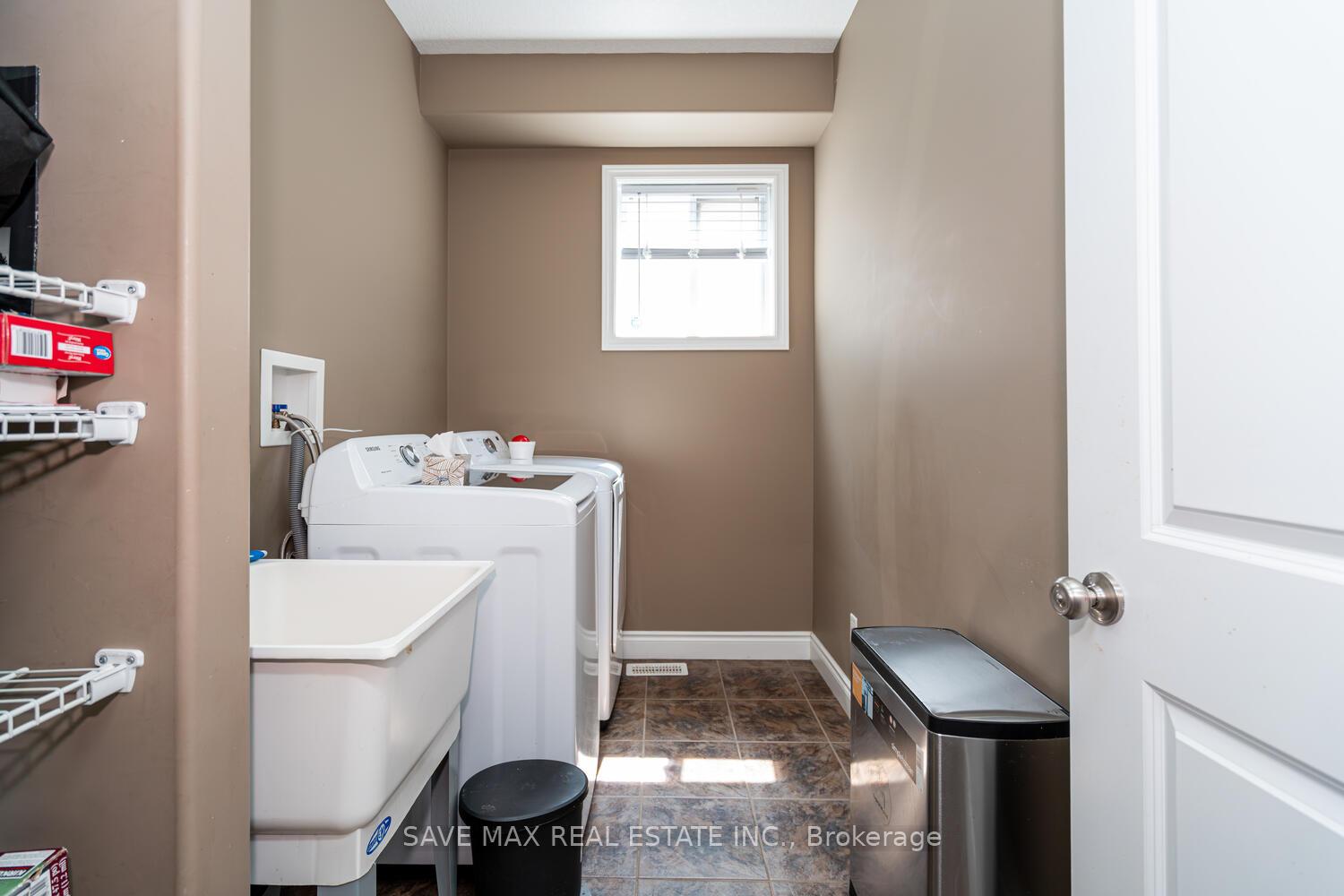 Photo 10 of 315 Thornhill Place, Waterloo — HOMEH