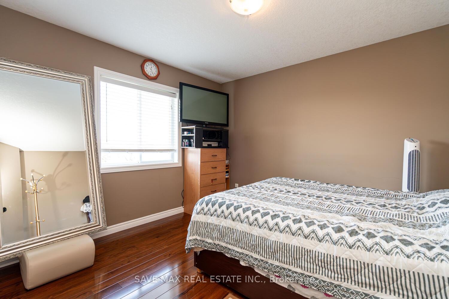 Photo 18 of 315 Thornhill Place, Waterloo — HOMEH