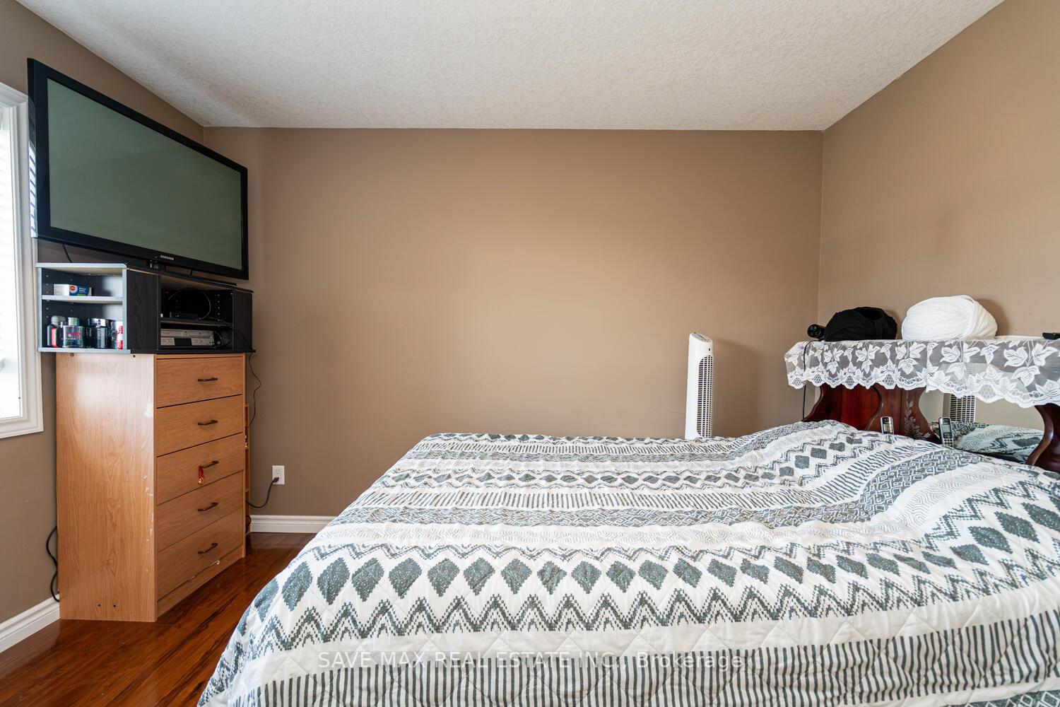 Photo 19 of 315 Thornhill Place, Waterloo — HOMEH