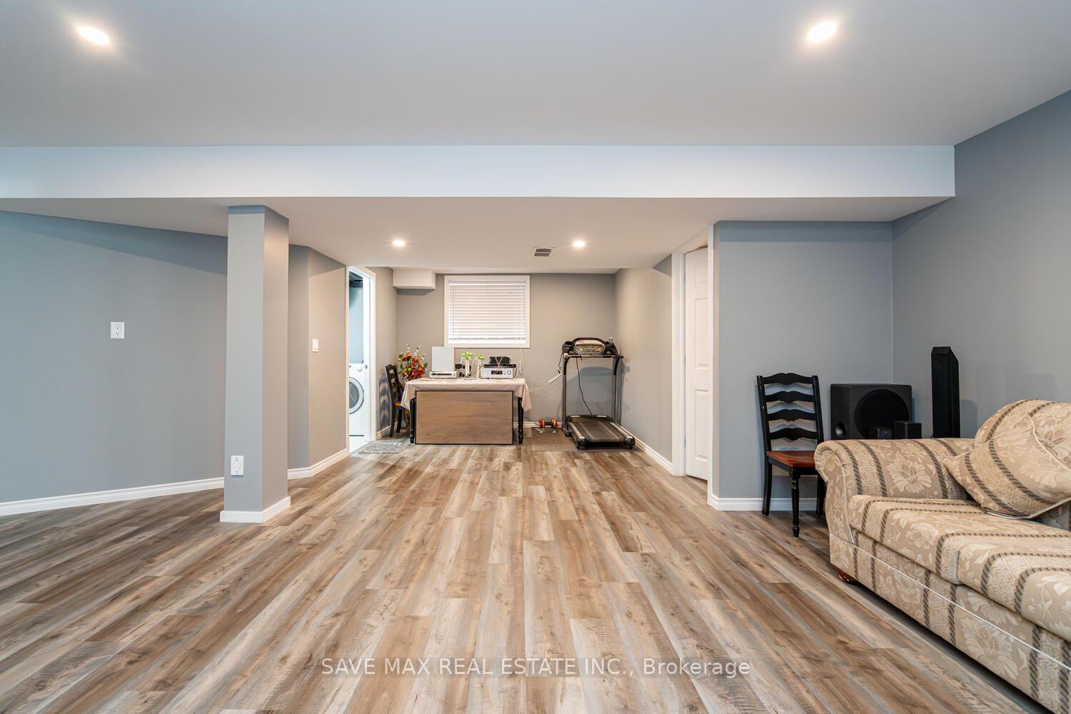 Photo 25 of 315 Thornhill Place, Waterloo — HOMEH