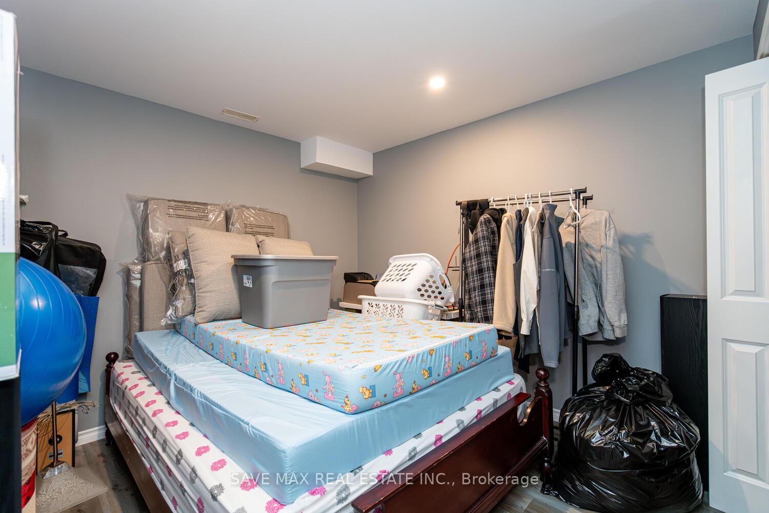 Photo 26 of 315 Thornhill Place, Waterloo — HOMEH