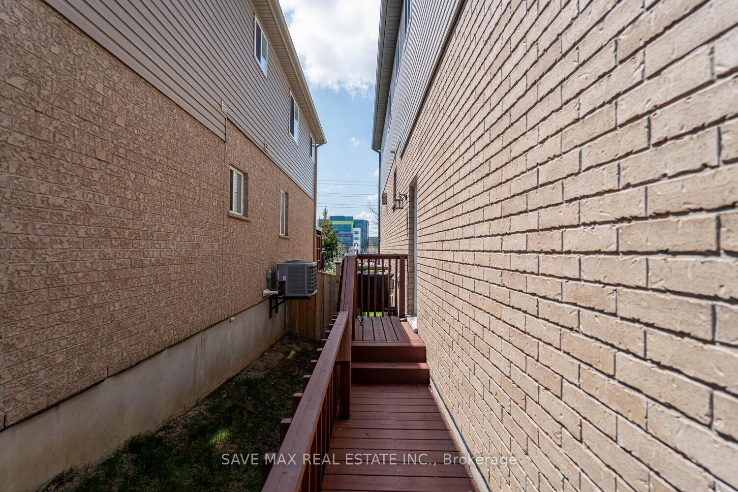 Photo 30 of 315 Thornhill Place, Waterloo — HOMEH