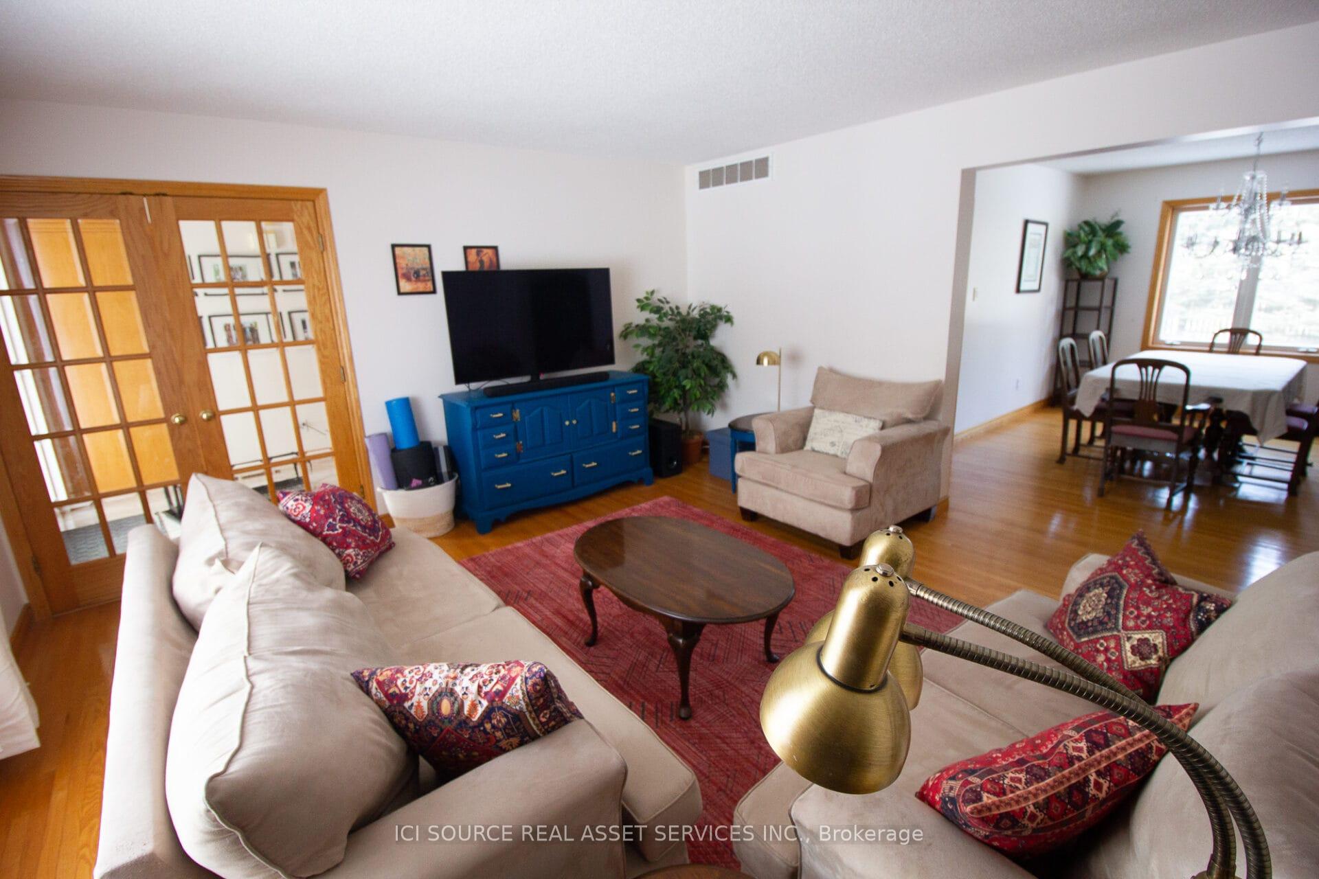 Photo 6 of 361 Westridge Drive, Waterloo, Maple Hills — HOMEH