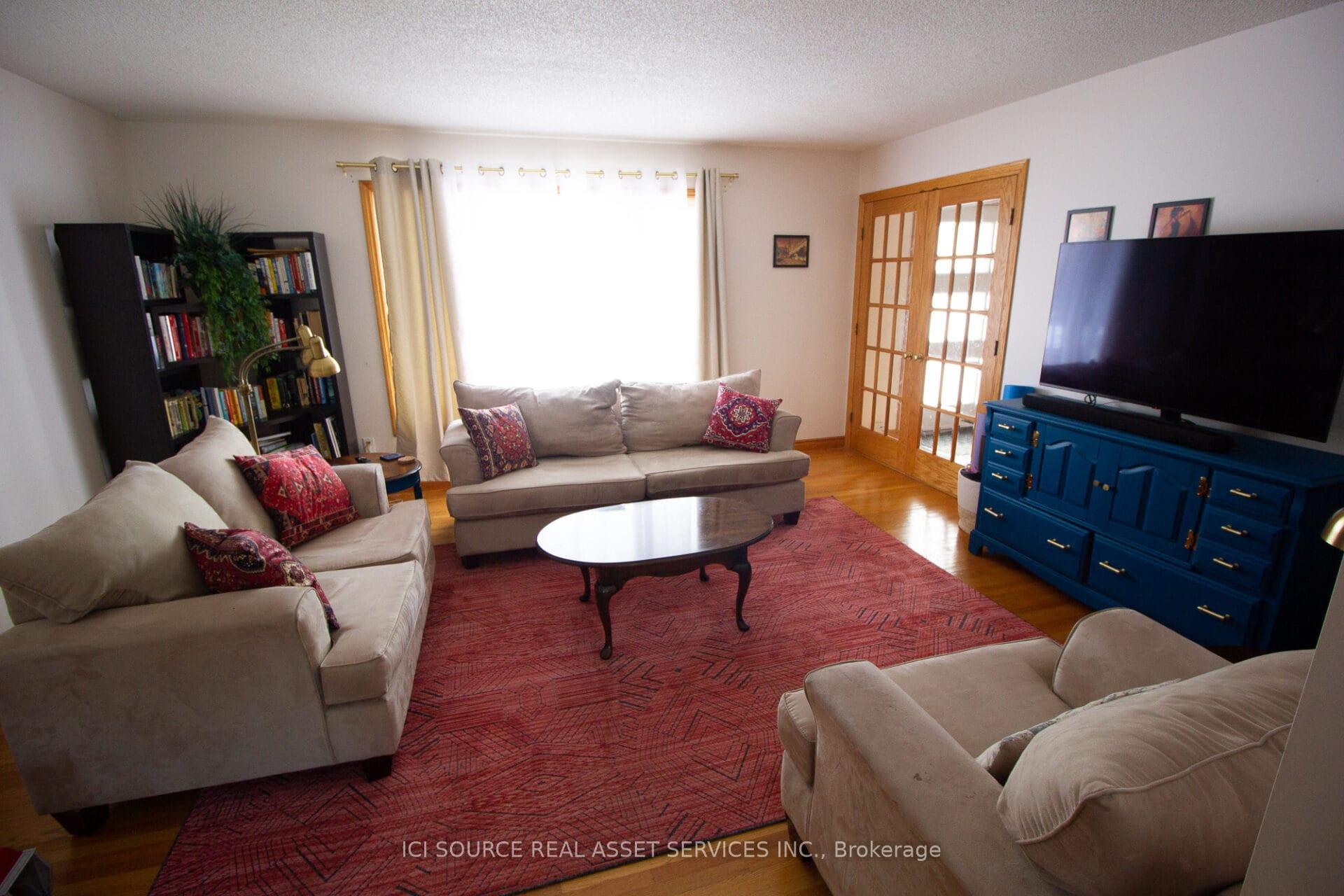 Photo 7 of 361 Westridge Drive, Waterloo, Maple Hills — HOMEH